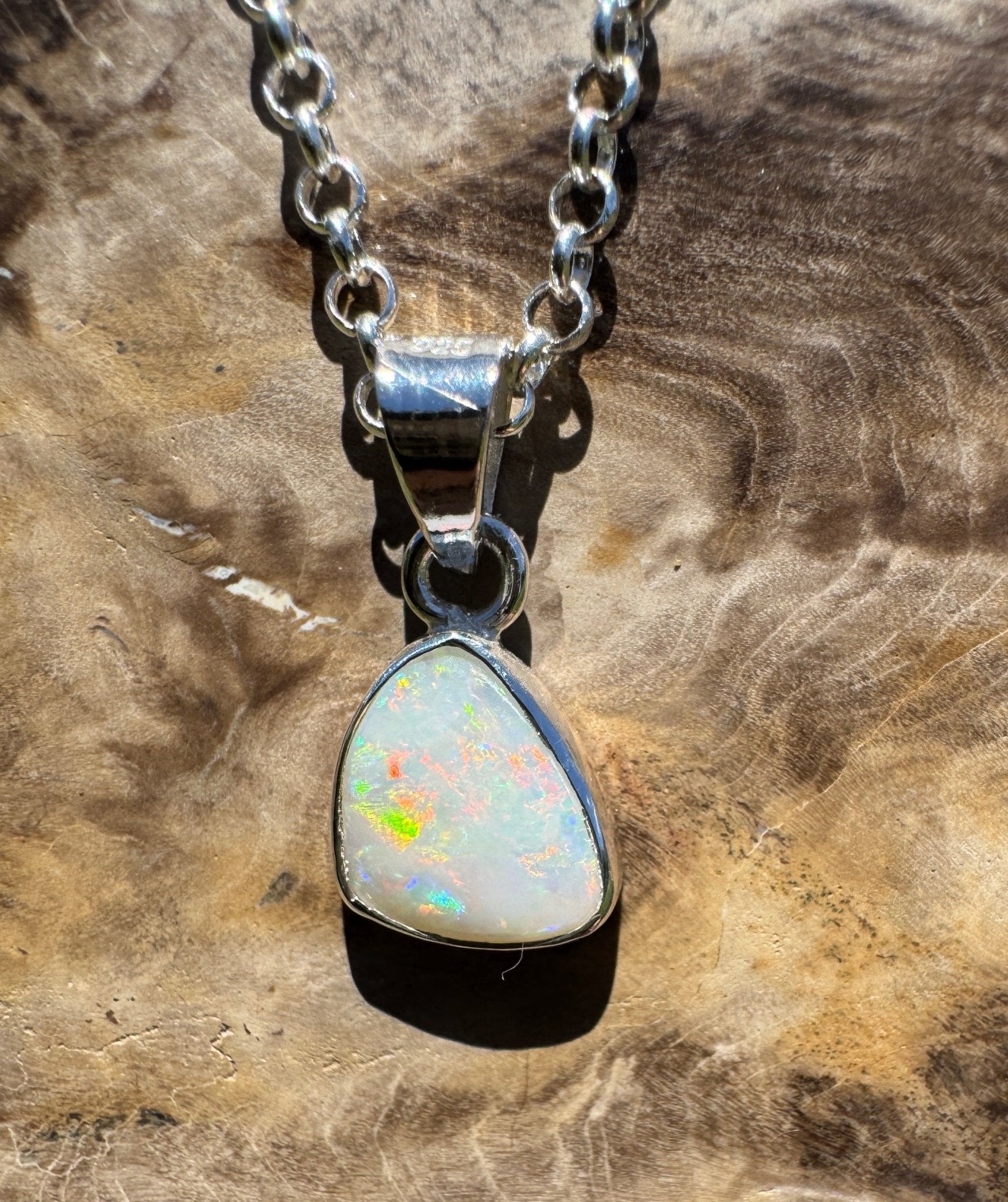Yalumba Glowfield – 1.5ct Coober Pedy Opal Pendant