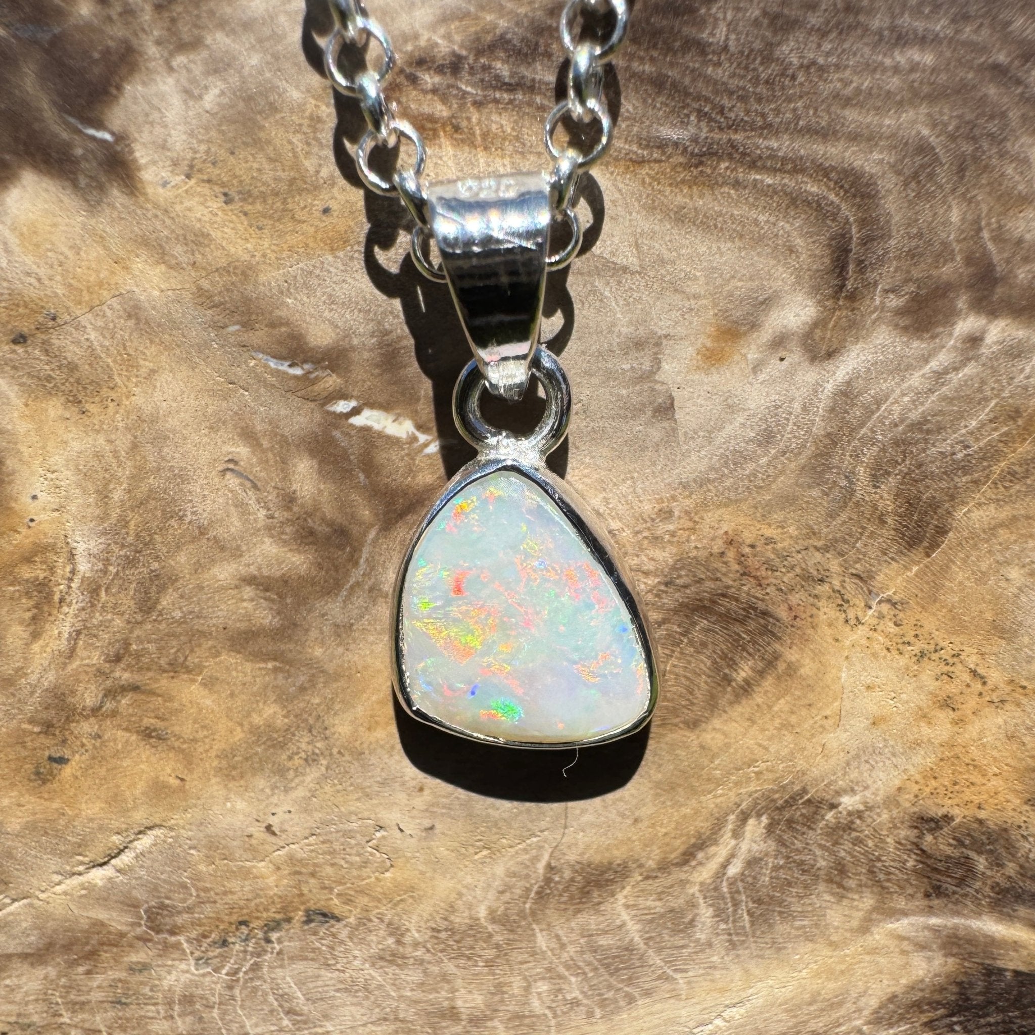 Yalumba Glowfield – 1.5ct Coober Pedy Opal Pendant