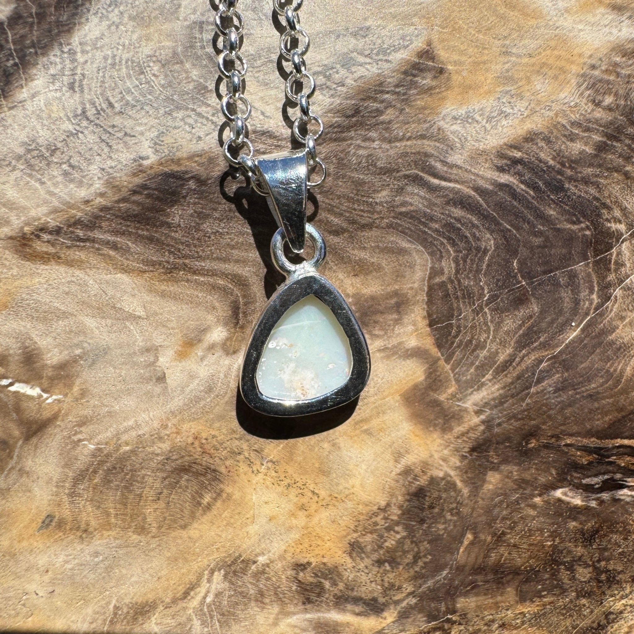 Yalumba Glowfield – 1.5ct Coober Pedy Opal Pendant