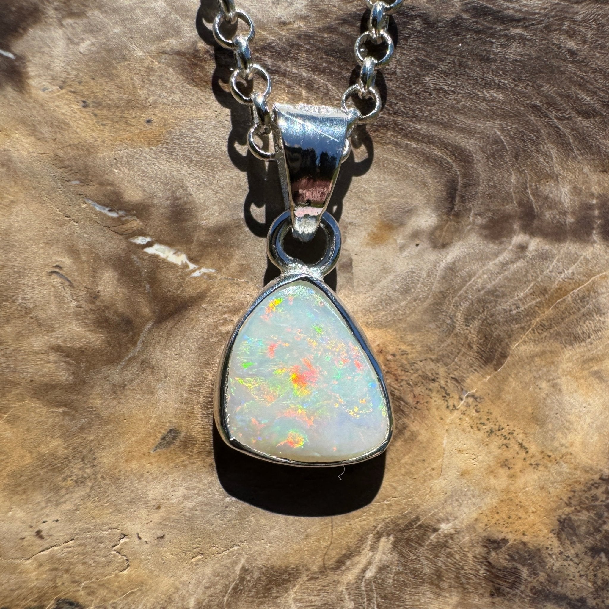 Yalumba Glowfield – 1.5ct Coober Pedy Opal Pendant