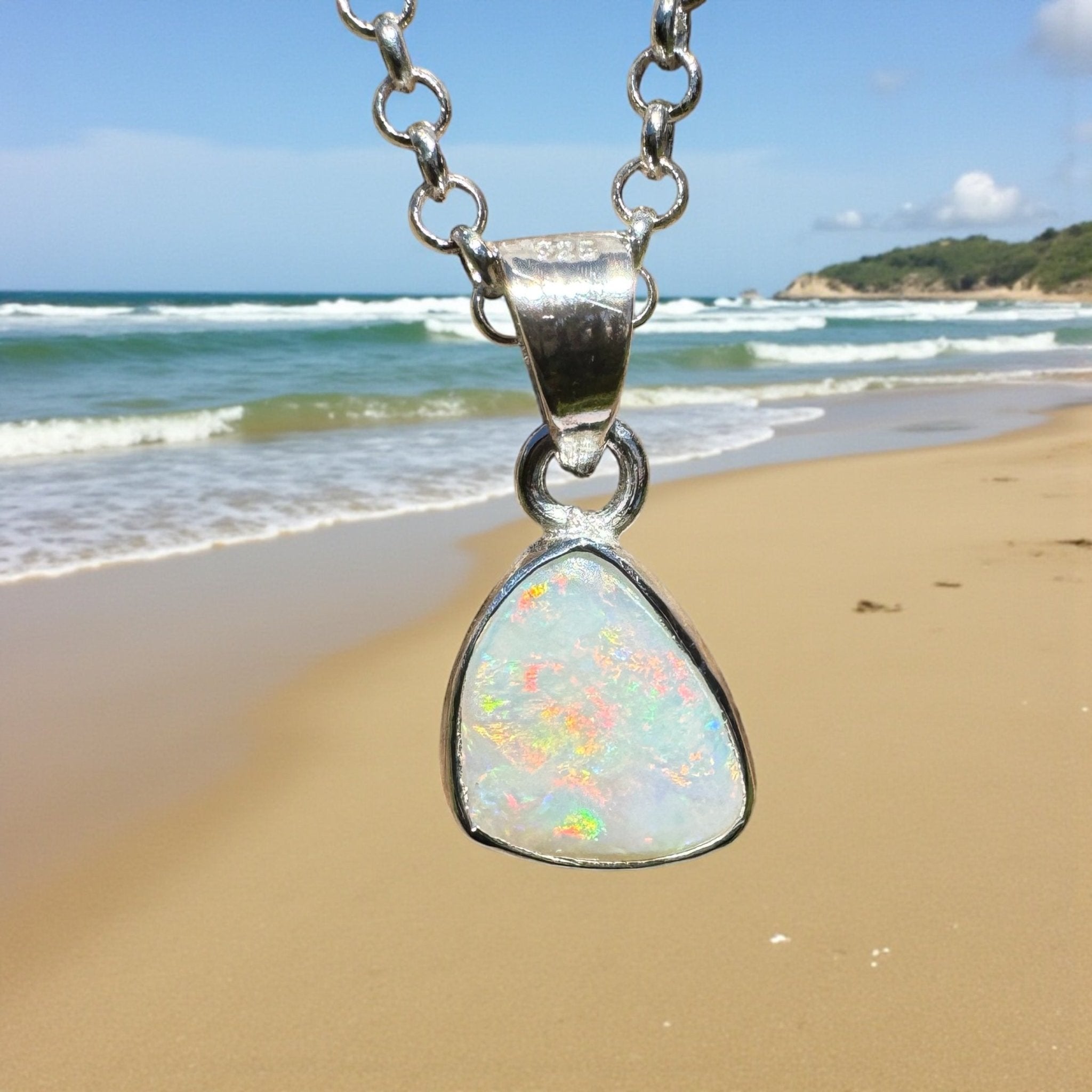 Yalumba Glowfield – 1.5ct Coober Pedy Opal Pendant