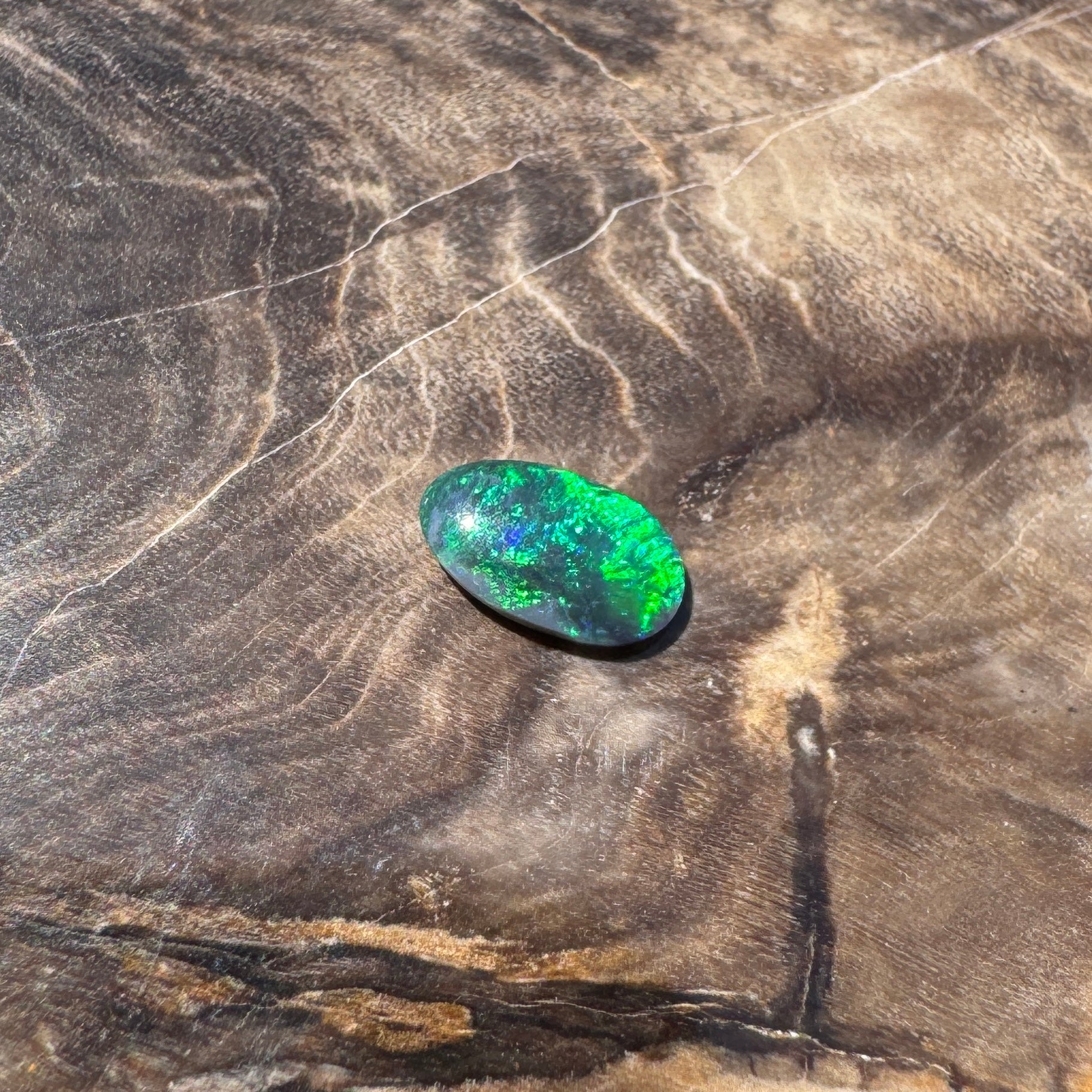 0.2ct Hand - cut Solid Lightning Ridge Black Opal