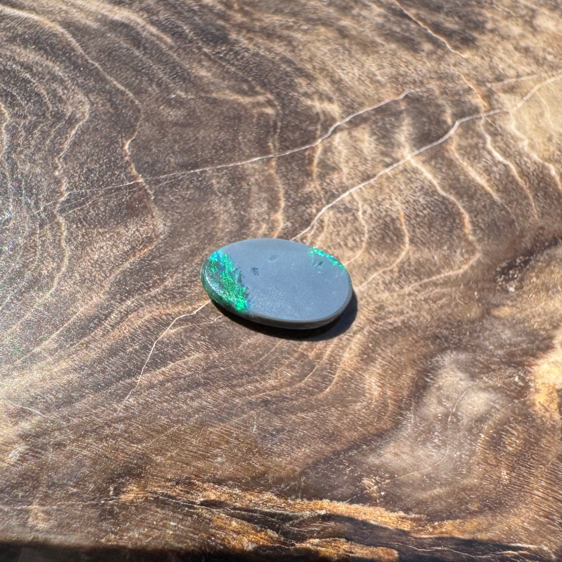 0.2ct Hand - cut Solid Lightning Ridge Black Opal