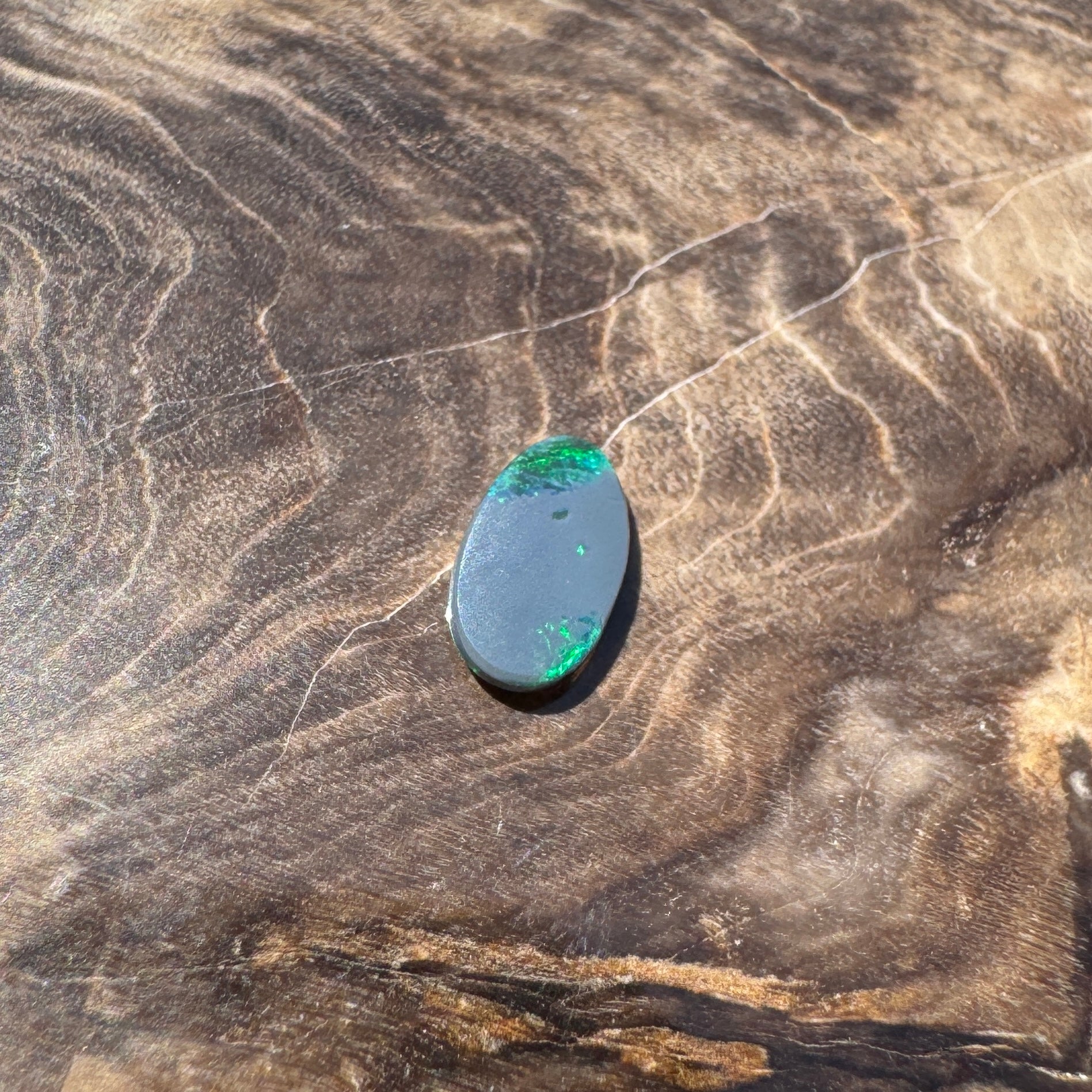 0.2ct Hand - cut Solid Lightning Ridge Black Opal