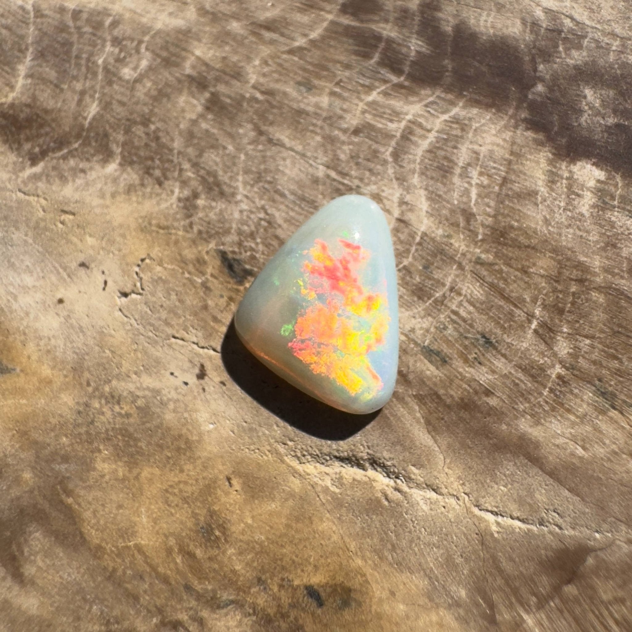 0.95CT Hand - cut Solid Australian Coober Pedy Opal