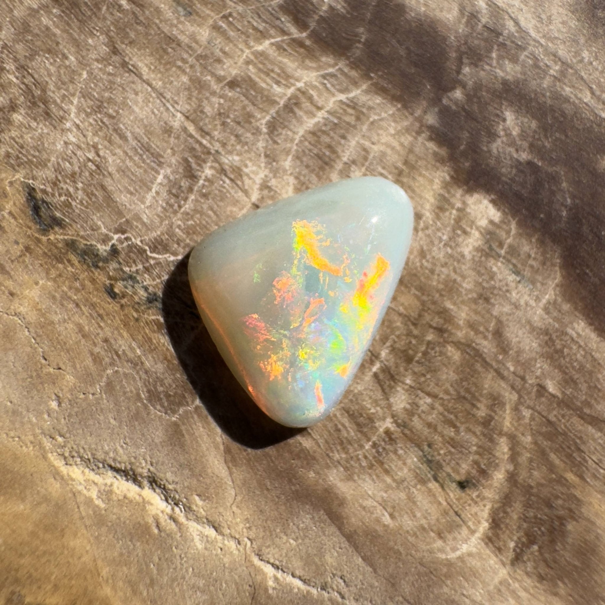0.95CT Hand - cut Solid Australian Coober Pedy Opal