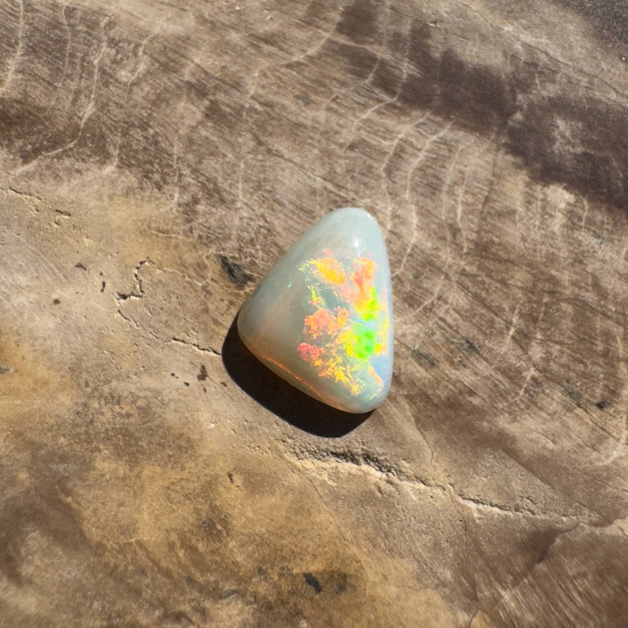 0.95CT Hand - cut Solid Australian Coober Pedy Opal
