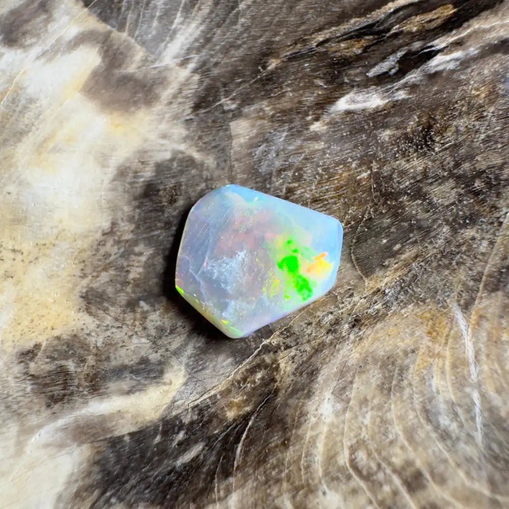 0.9carat Hand - Cut Solid Lightning Ridge Semi Black Opal
