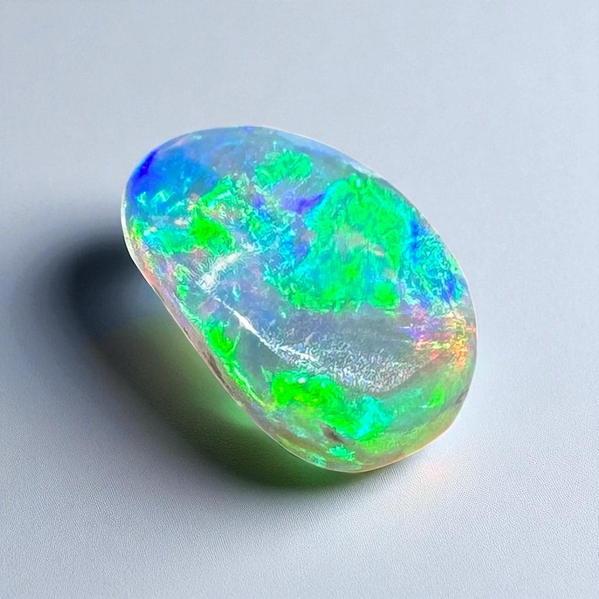 0.9ct Hand - cut Solid Lightning Ridge Opal