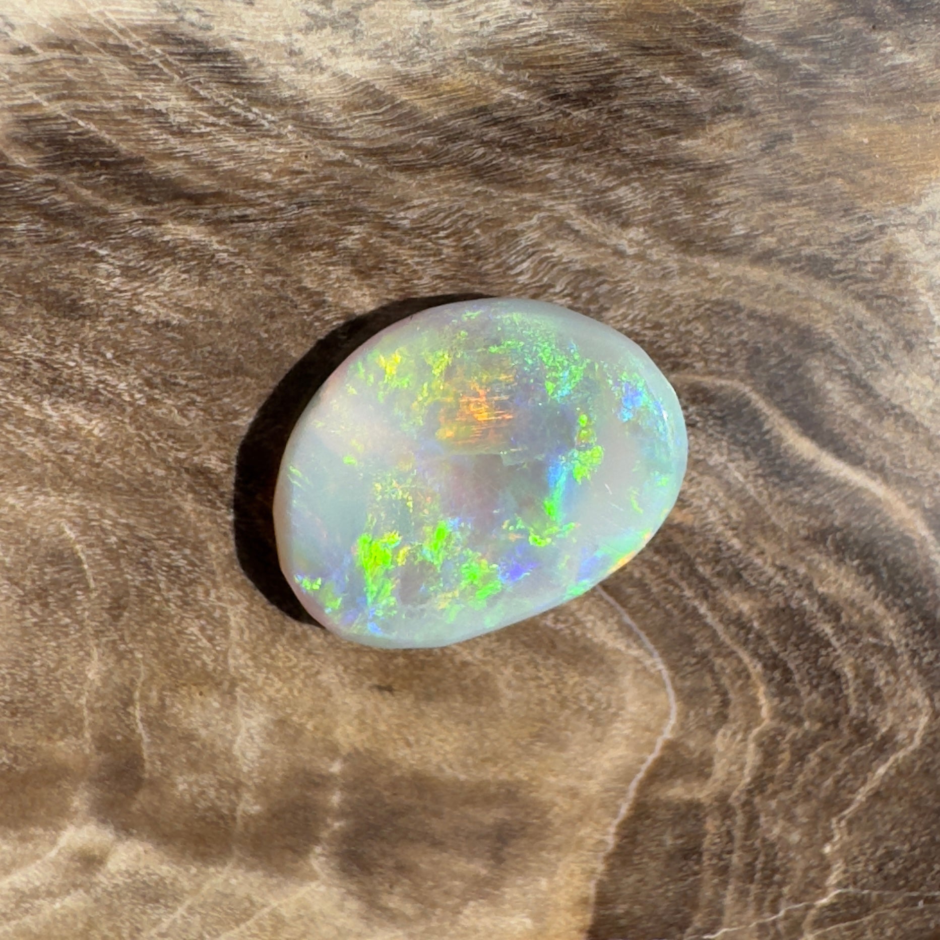 0.9ct Hand - cut Solid Lightning Ridge Opal
