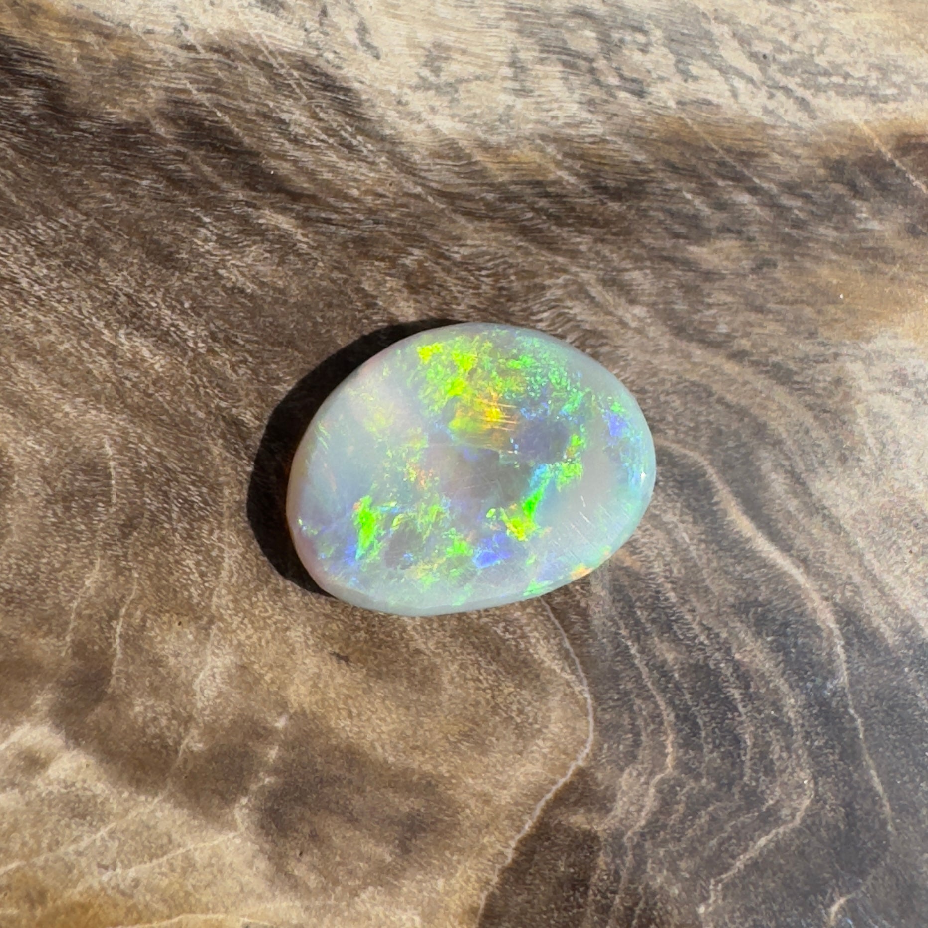 0.9ct Hand - cut Solid Lightning Ridge Opal