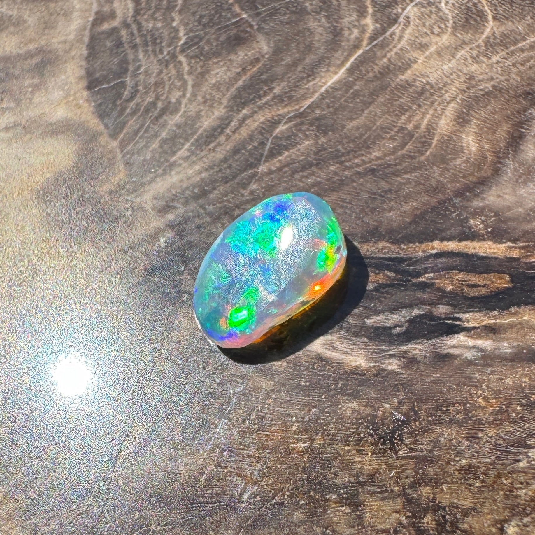 0.9ct Hand - cut Solid Lightning Ridge Opal