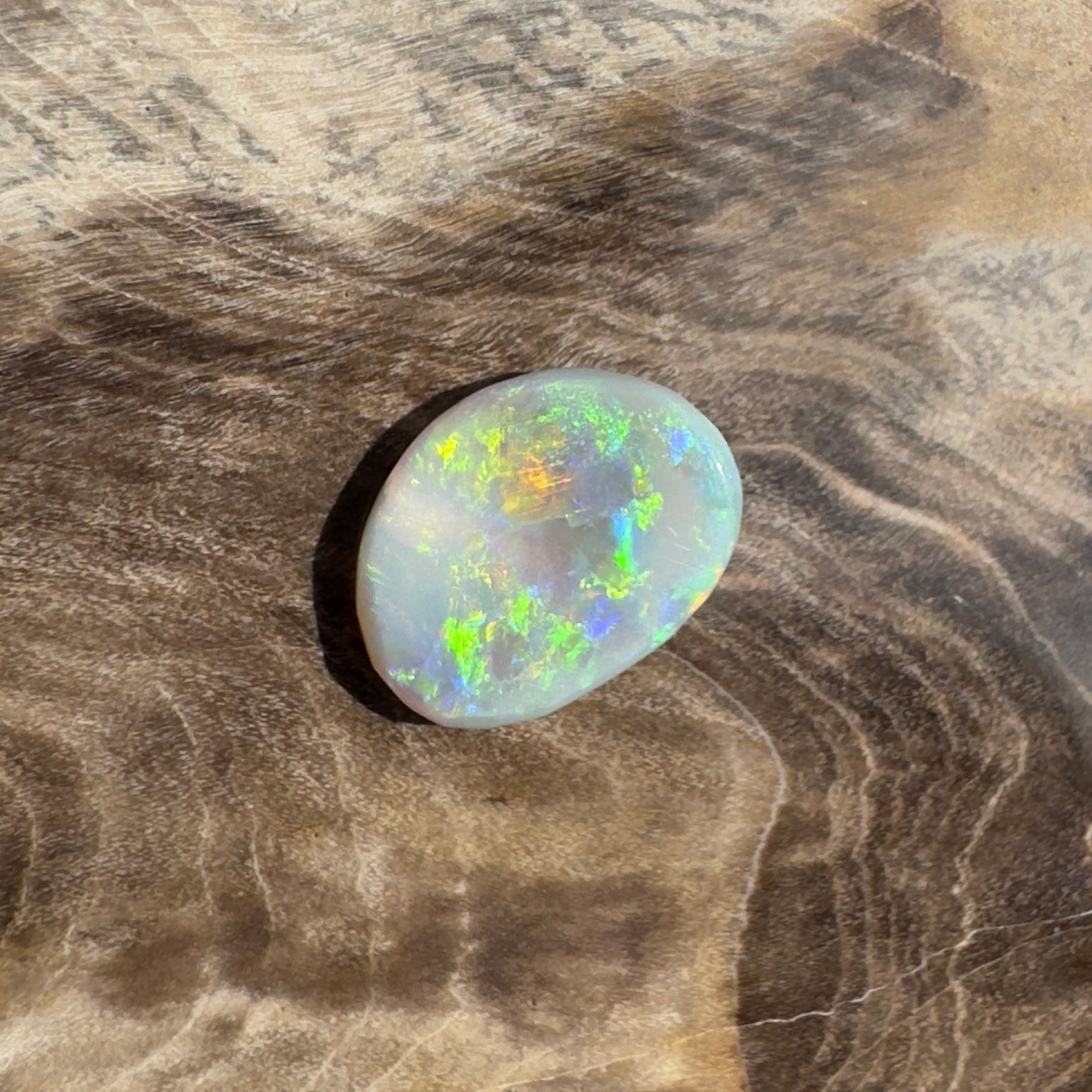 0.9ct Hand - cut Solid Lightning Ridge Opal
