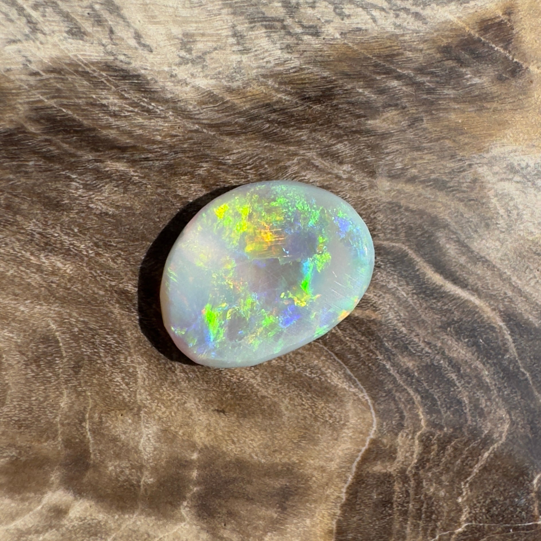 0.9ct Hand - cut Solid Lightning Ridge Opal
