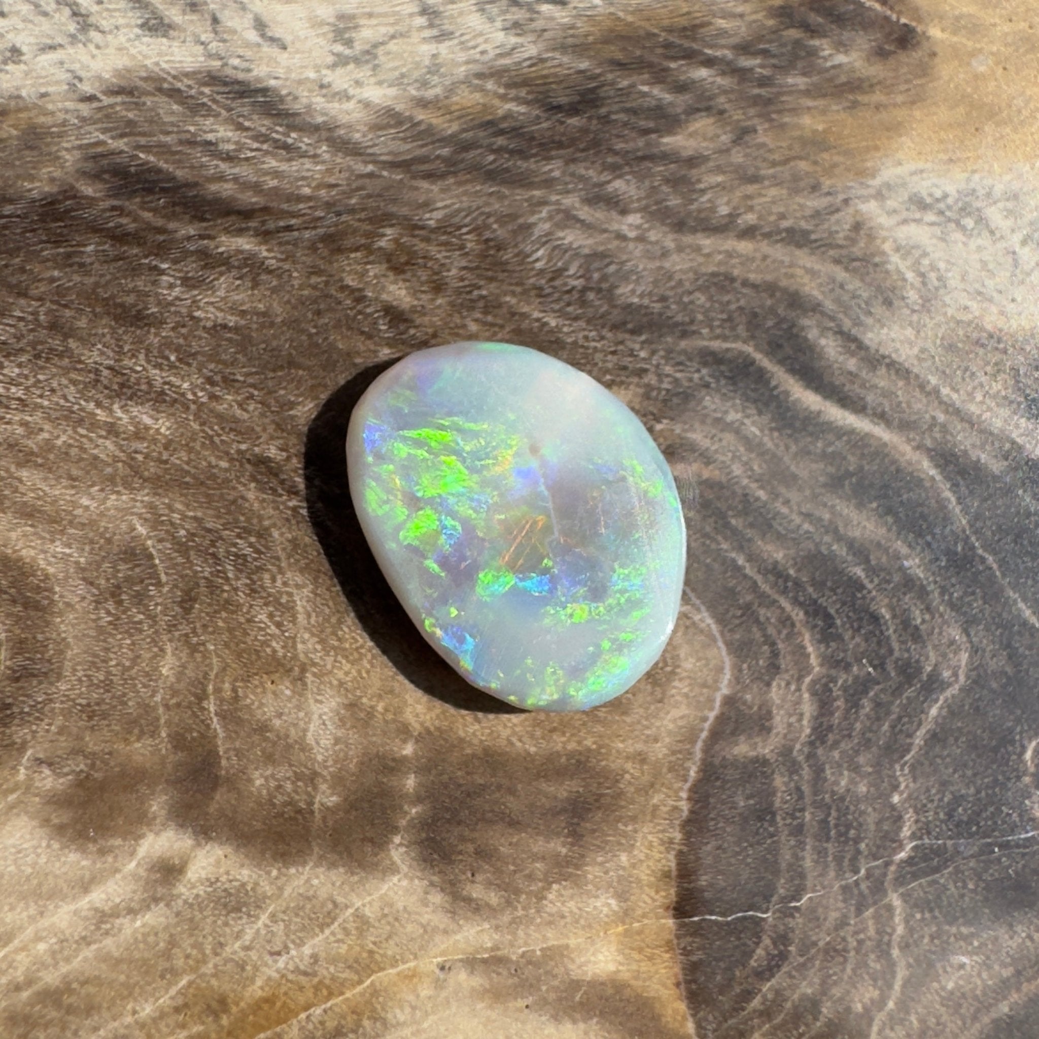 0.9ct Hand - cut Solid Lightning Ridge Opal