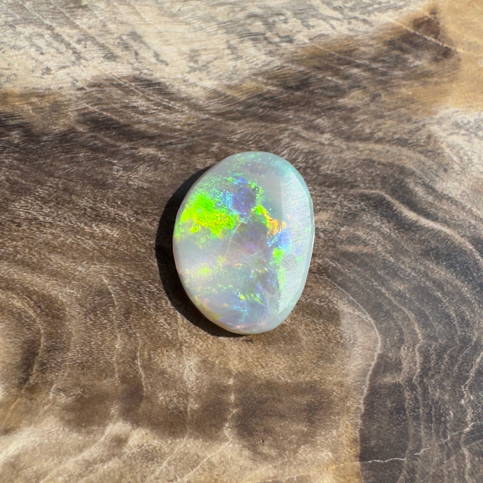 0.9ct Hand - cut Solid Lightning Ridge Opal