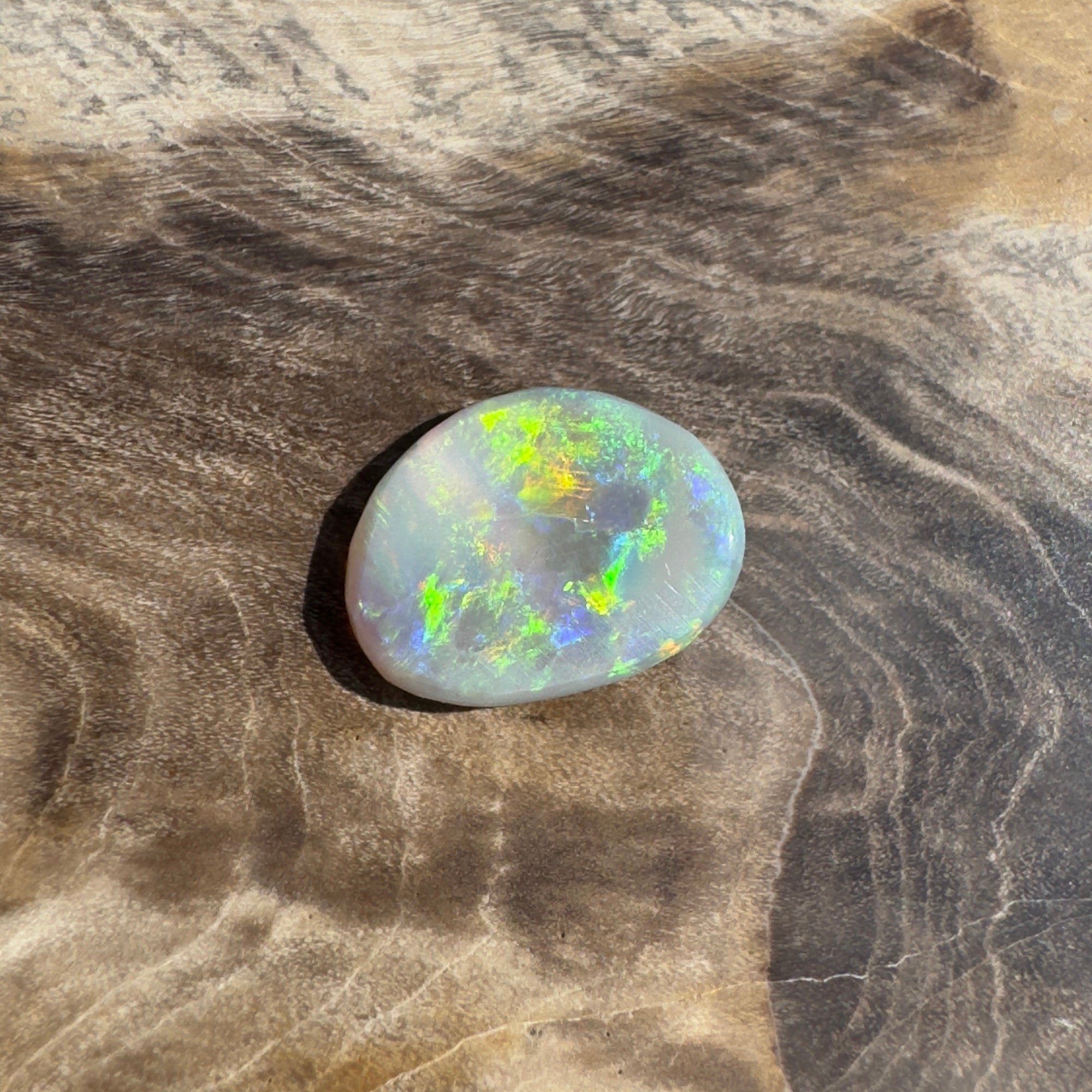 0.9ct Hand - cut Solid Lightning Ridge Opal