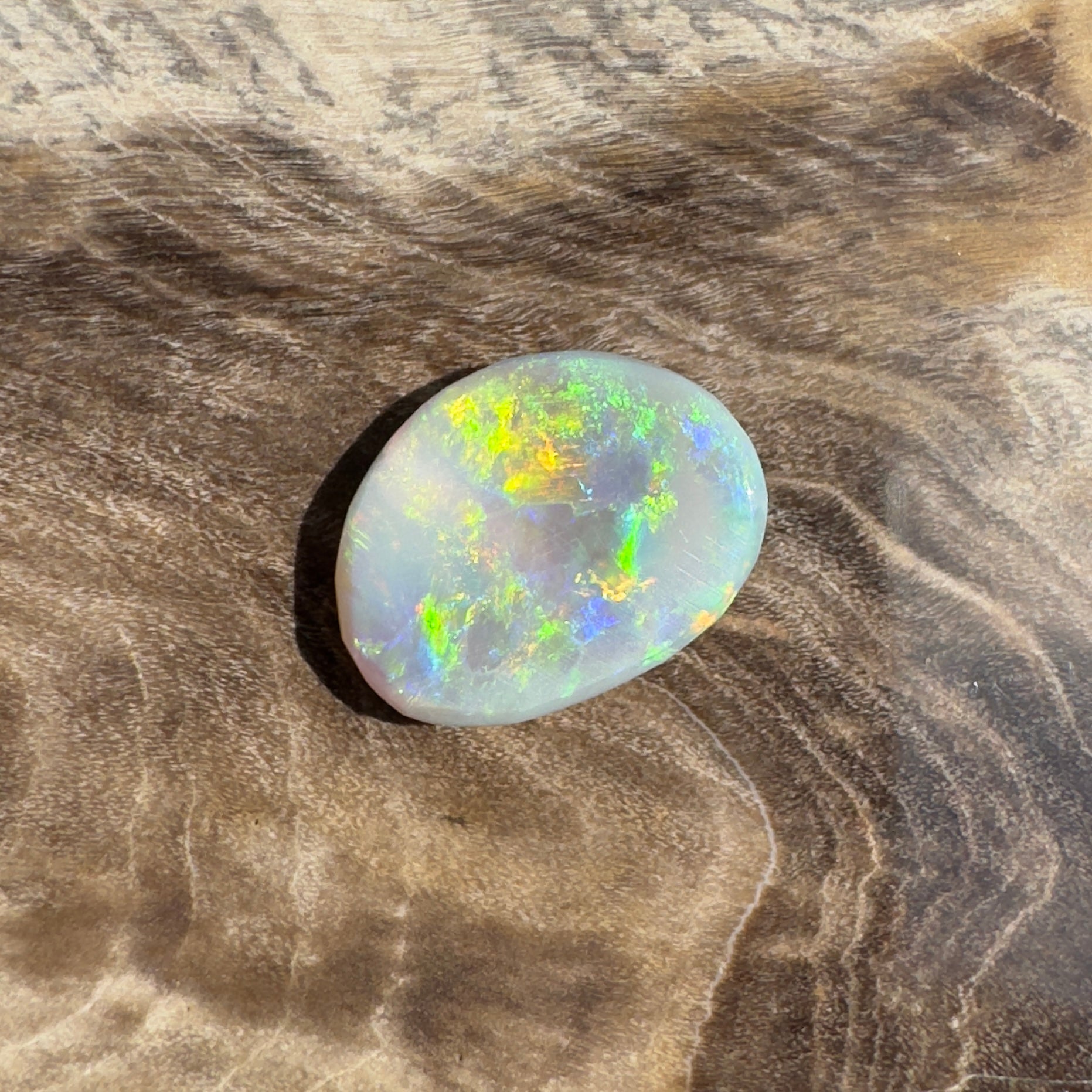 0.9ct Hand - cut Solid Lightning Ridge Opal