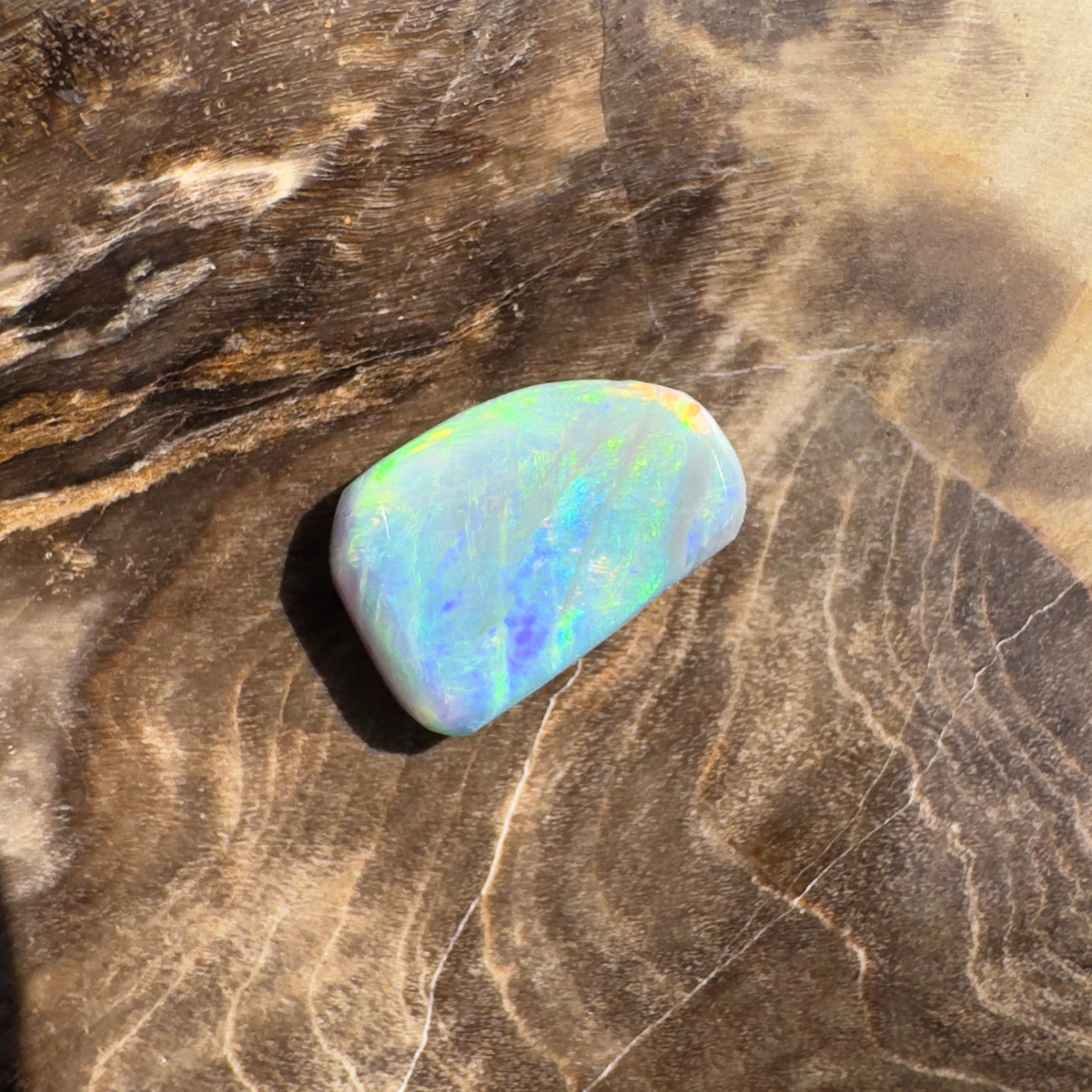 0.9ct Hand - cut Solid Lightning Ridge Opal