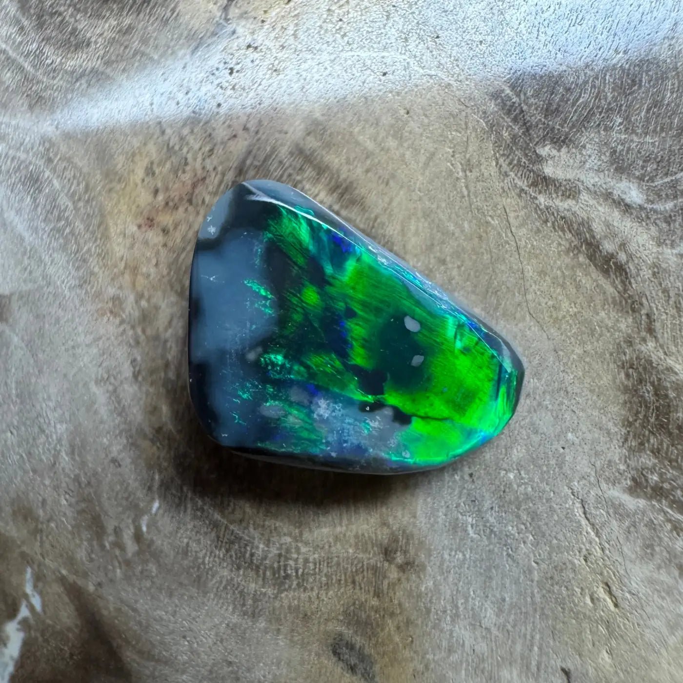 1.2ct Hand - Cut Solid Lightning Ridge Black Opal