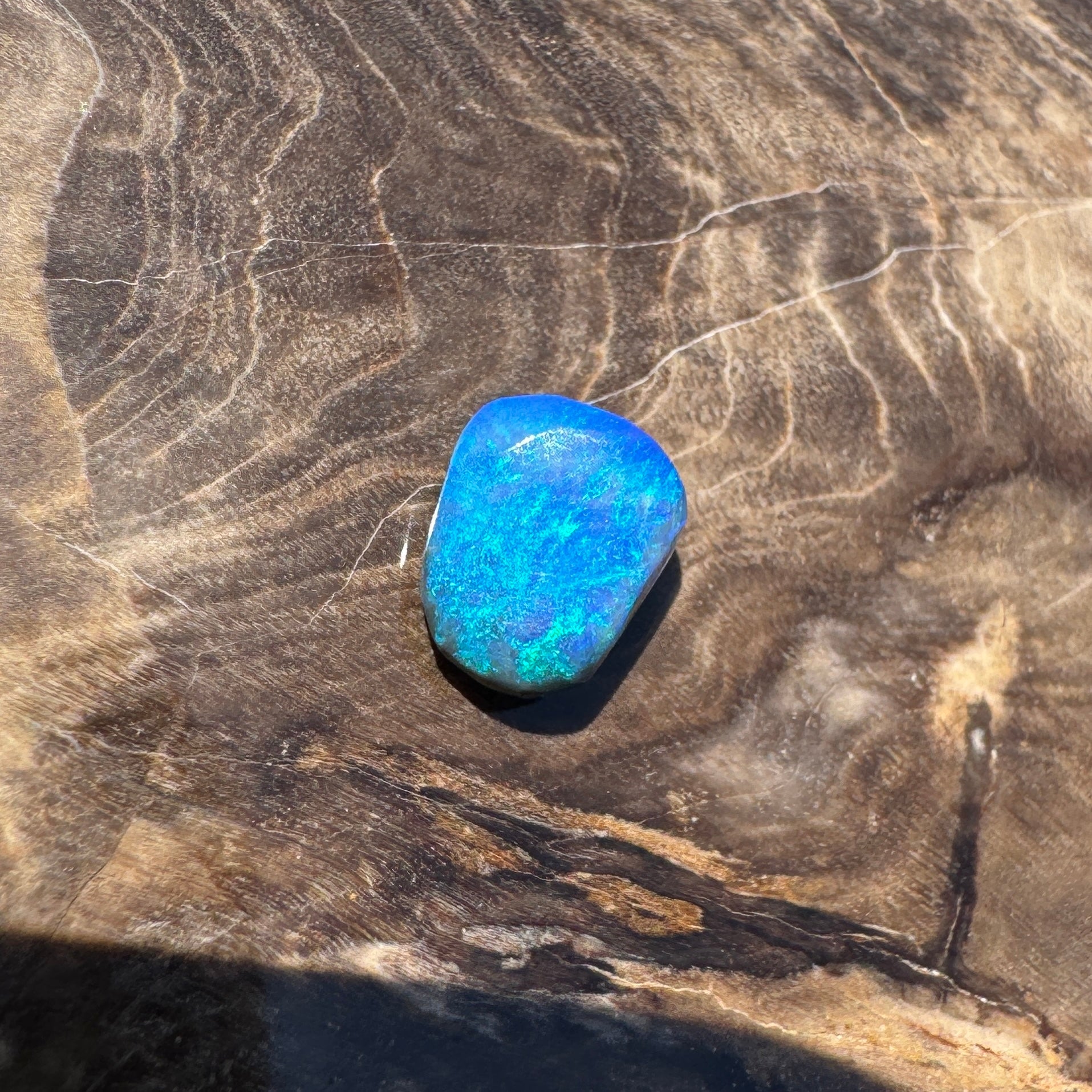 1.2ct Hand - cut Solid Lightning Ridge Opal