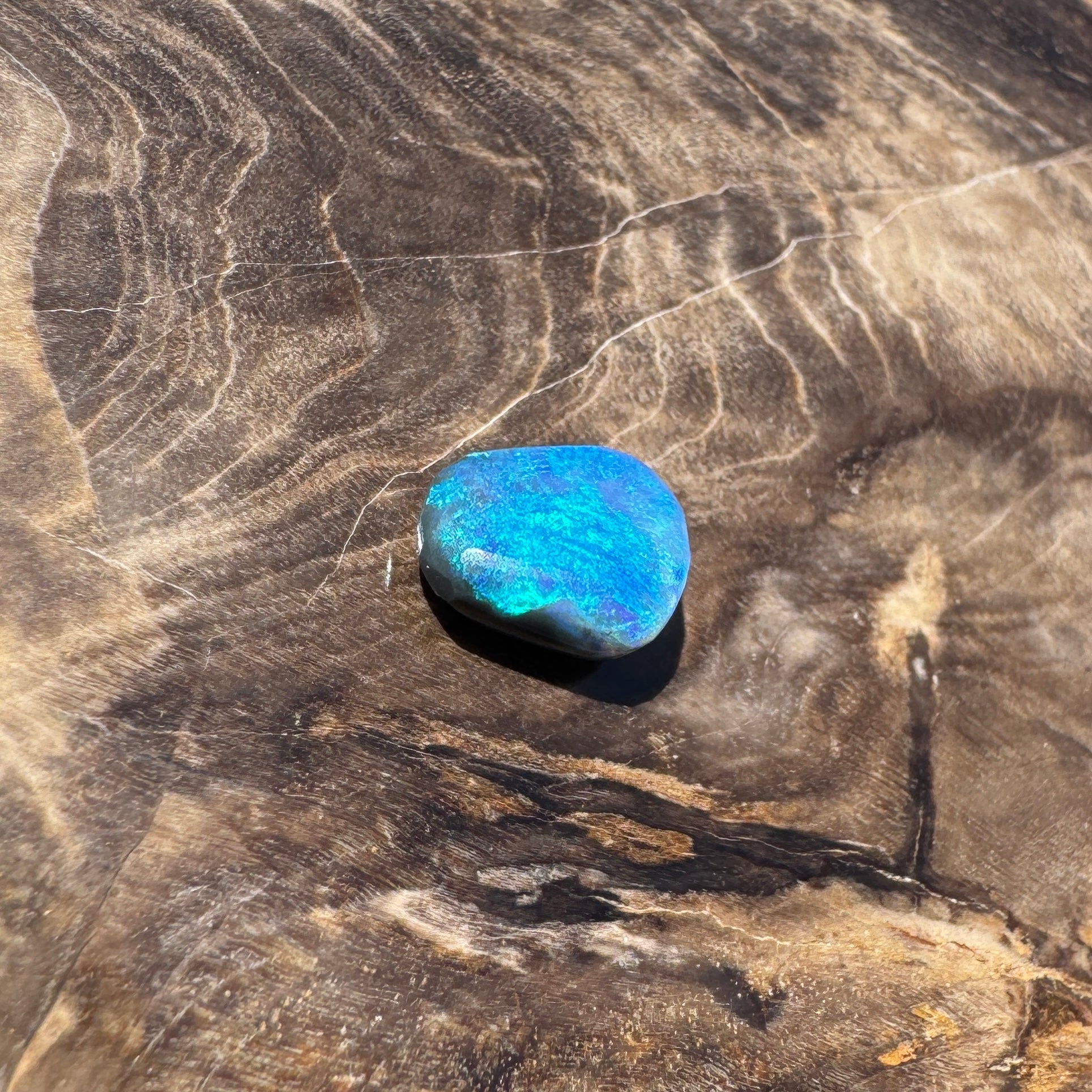 1.2ct Hand - cut Solid Lightning Ridge Opal