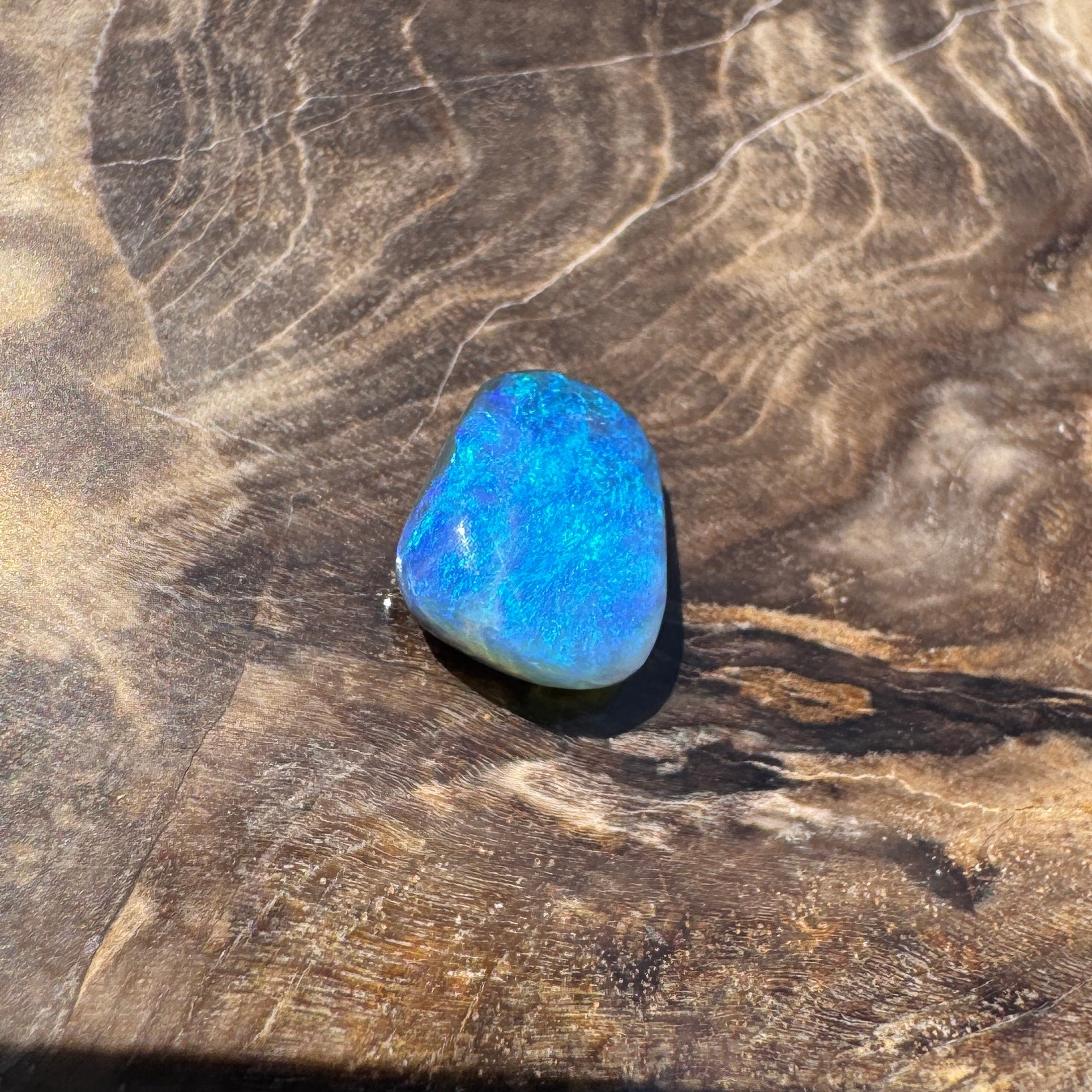 1.2ct Hand - cut Solid Lightning Ridge Opal