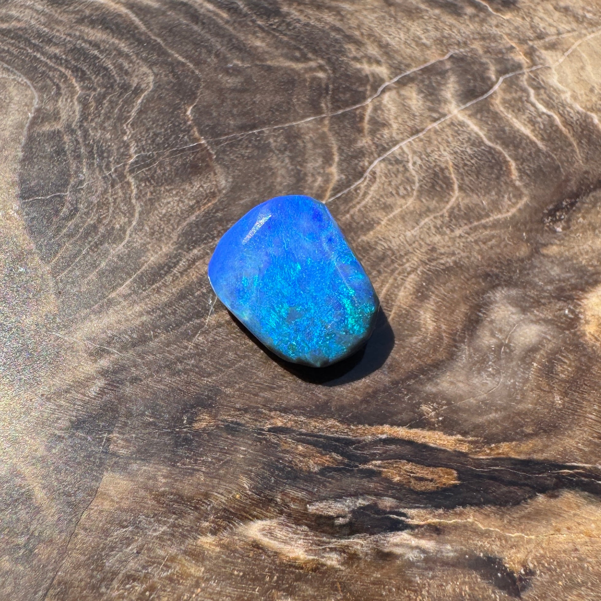 1.2ct Hand - cut Solid Lightning Ridge Opal