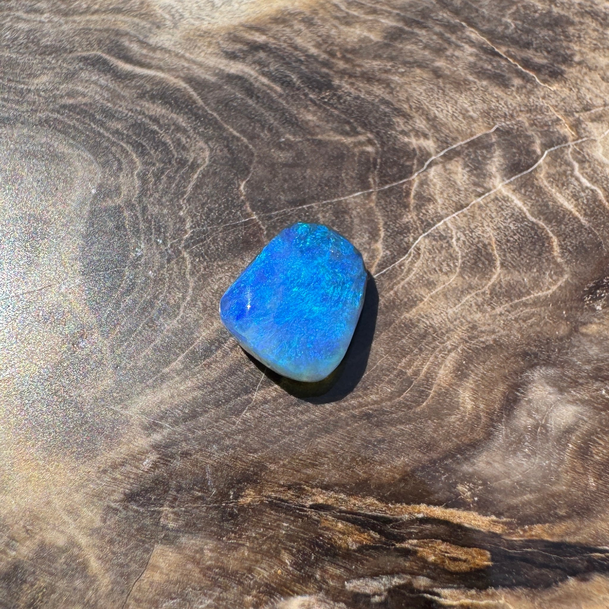 1.2ct Hand - cut Solid Lightning Ridge Opal