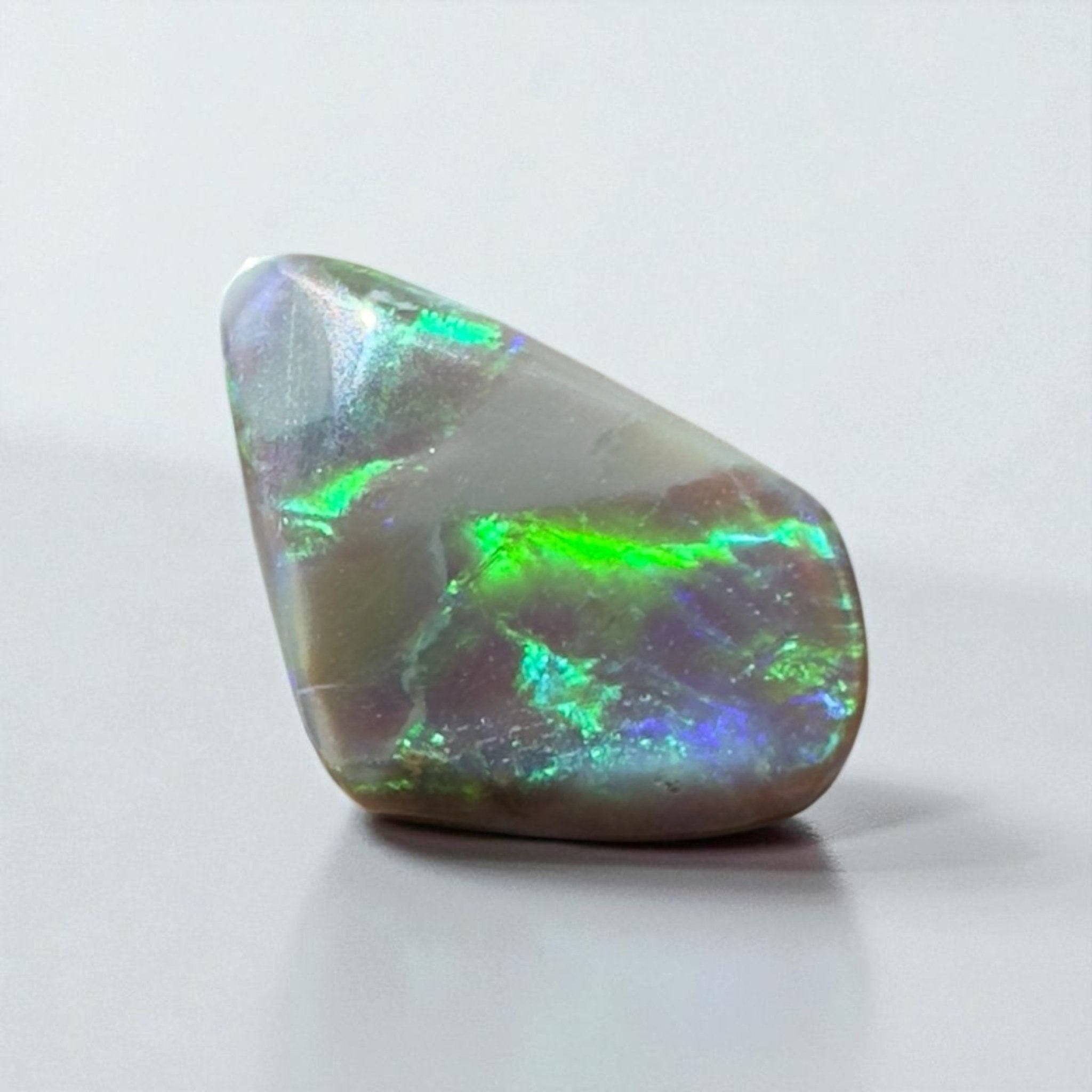 1.5ct Solid Hand - cut Lightning Ridge Semi Black Opal
