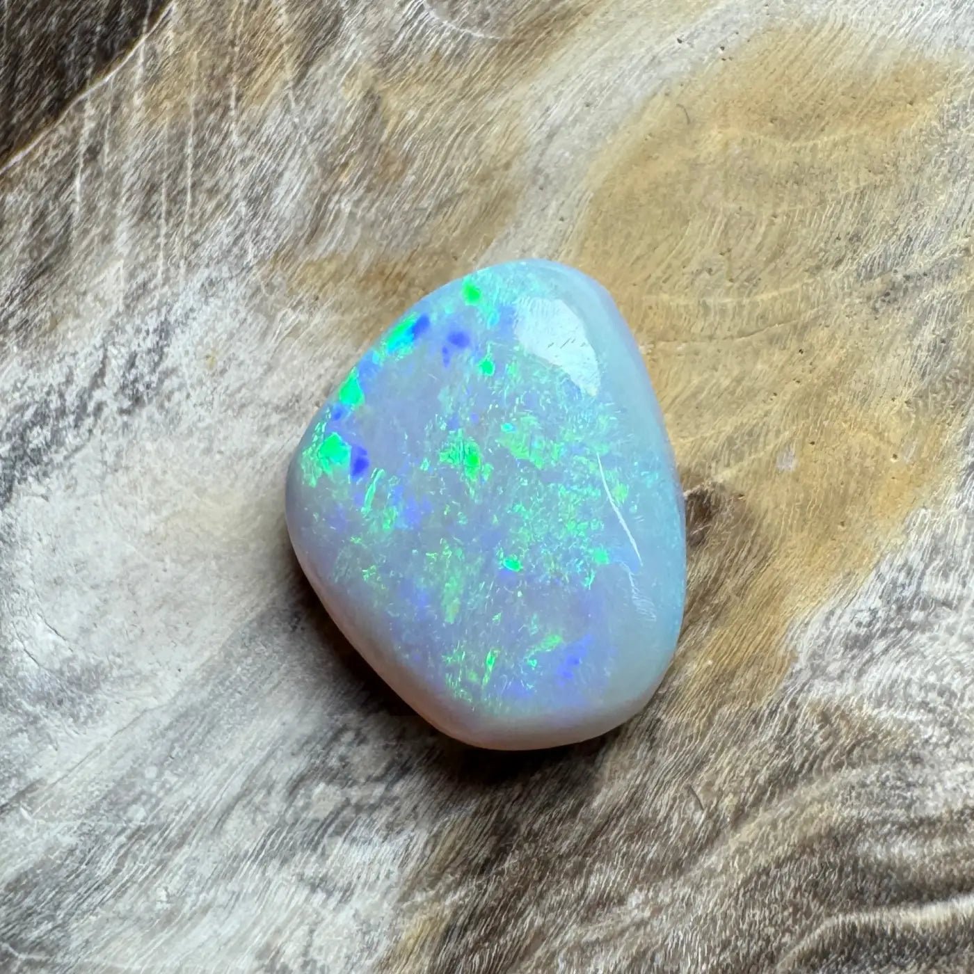 1.6ct Hand - Cut Solid Lightning Ridge Opal