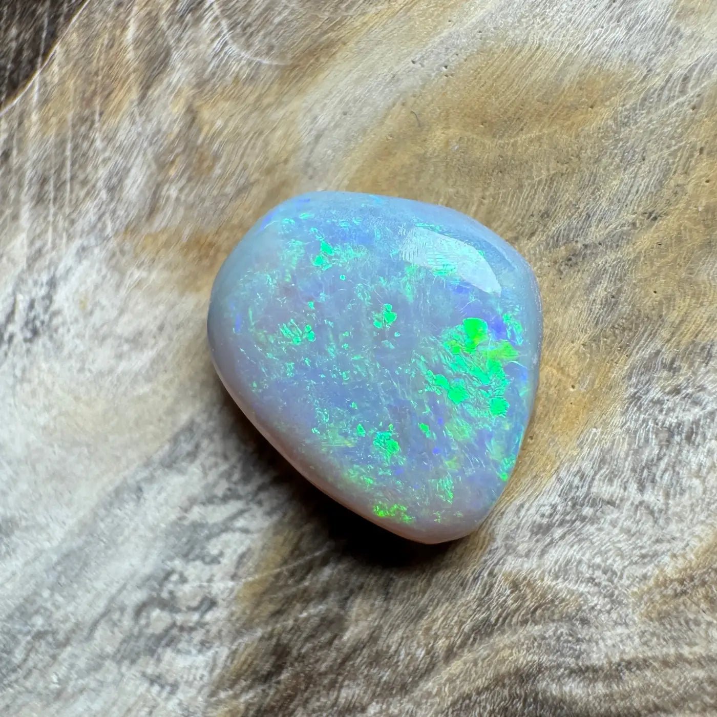 1.6ct Hand - Cut Solid Lightning Ridge Opal
