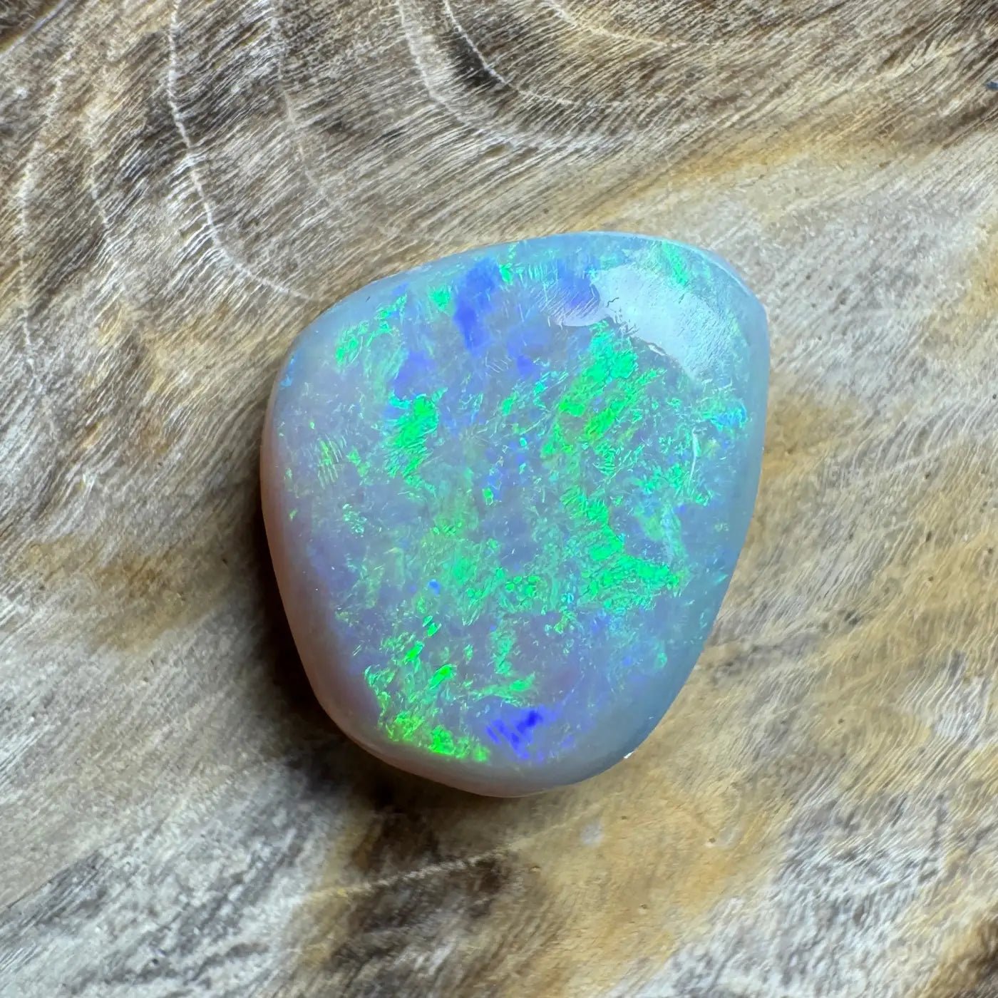 1.6ct Hand - Cut Solid Lightning Ridge Opal