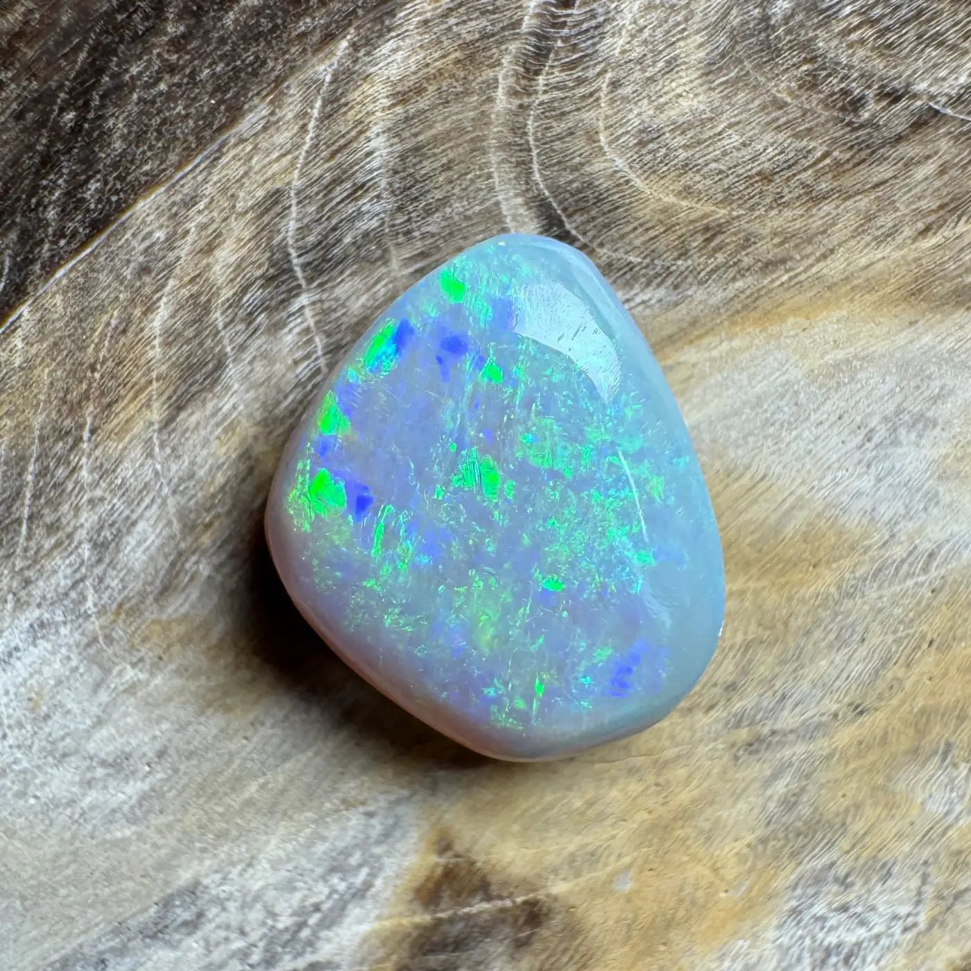 1.6ct Hand - Cut Solid Lightning Ridge Opal