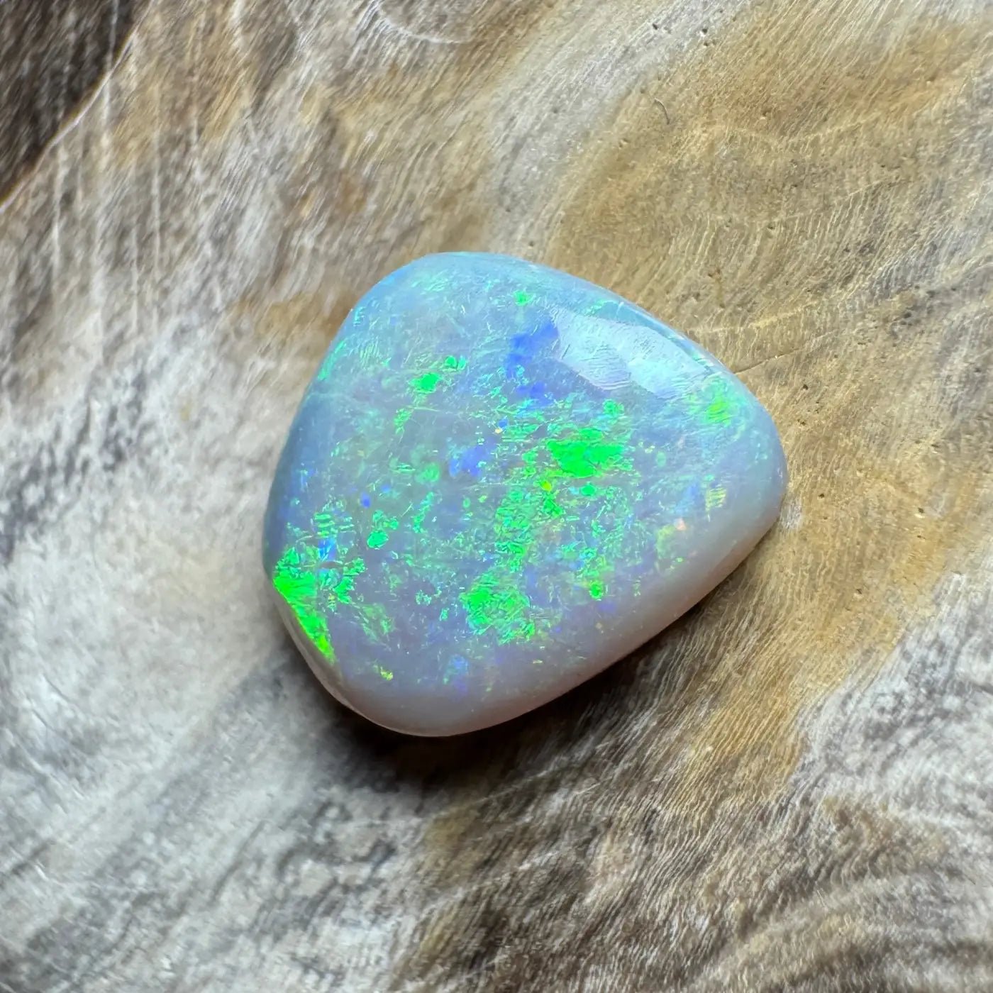 1.6ct Hand - Cut Solid Lightning Ridge Opal