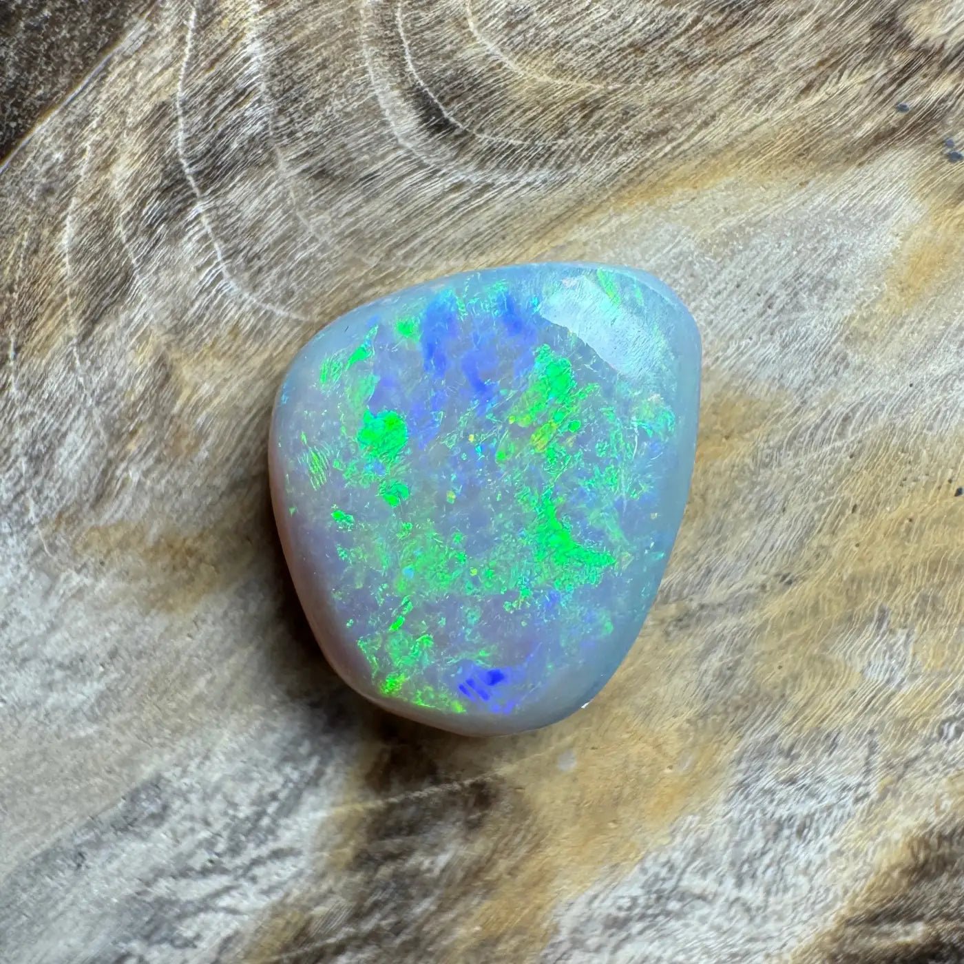 1.6ct Hand - Cut Solid Lightning Ridge Opal