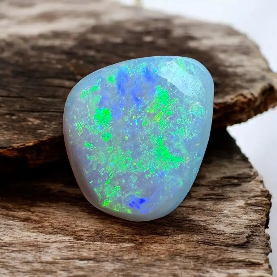 1.6ct Hand - Cut Solid Lightning Ridge Opal