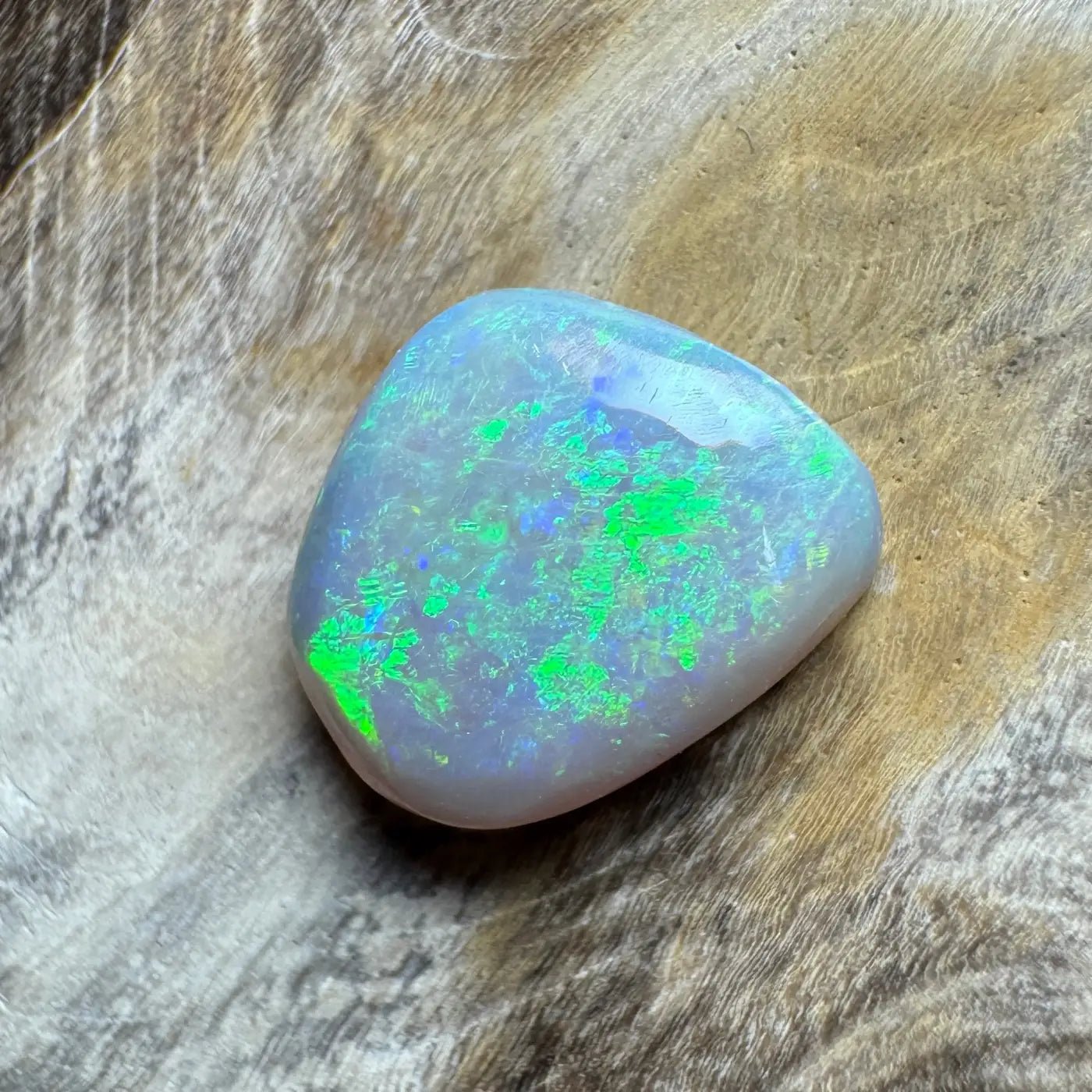 1.6ct Hand - Cut Solid Lightning Ridge Opal