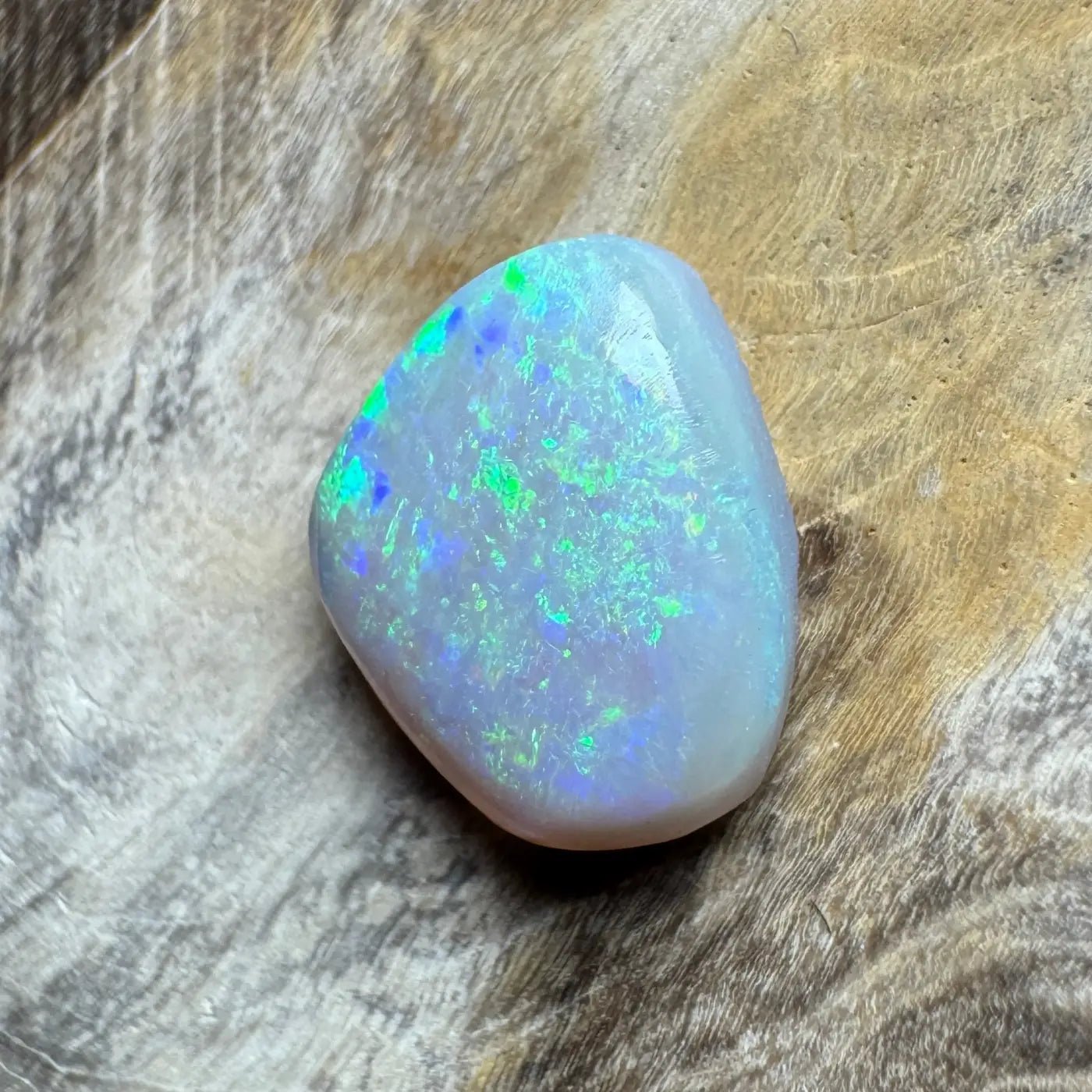 1.6ct Hand - Cut Solid Lightning Ridge Opal