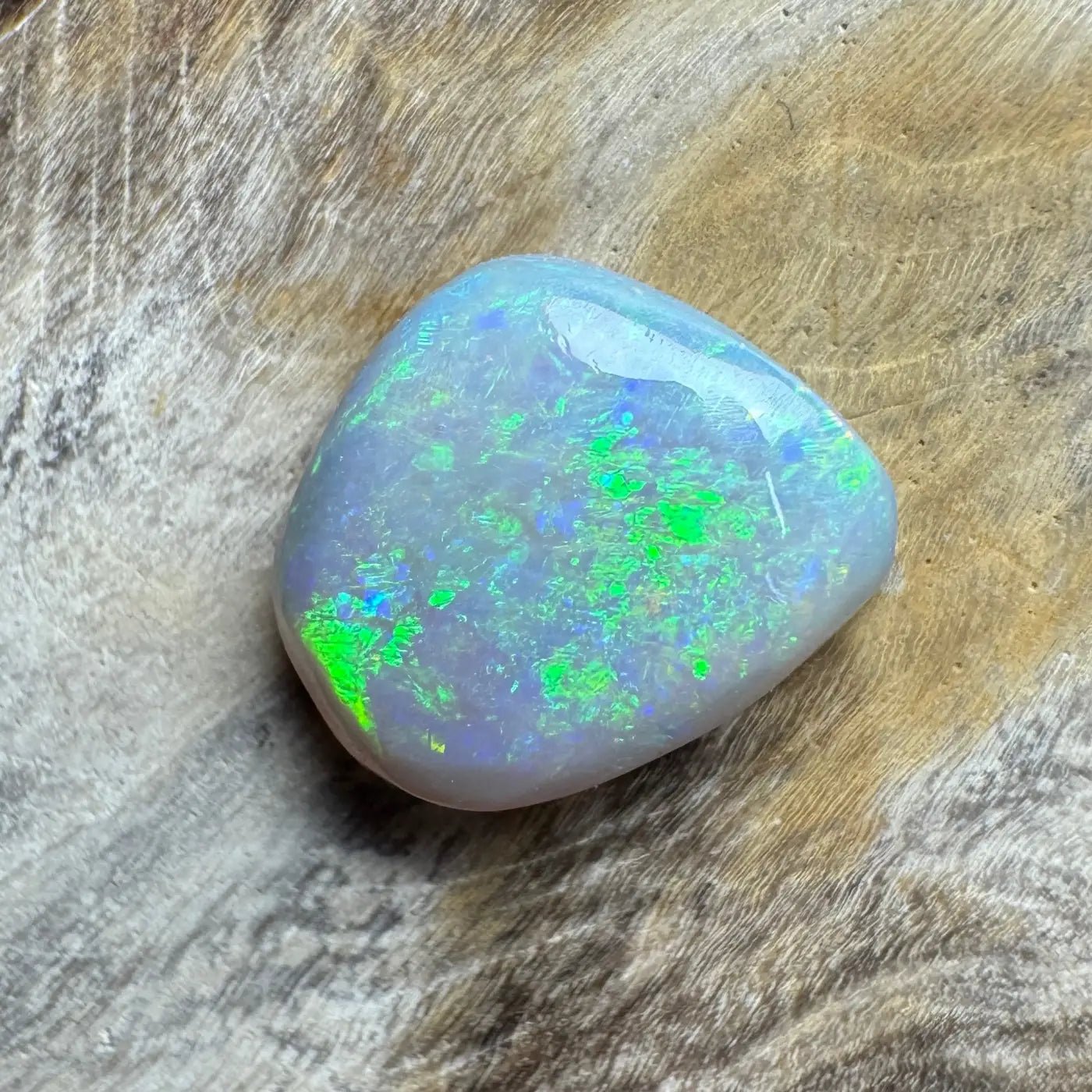1.6ct Hand - Cut Solid Lightning Ridge Opal