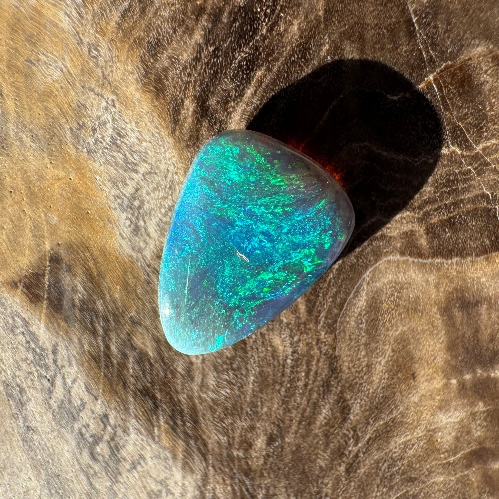 1.7ct Hand - cut Solid Lightning Ridge Black Opal