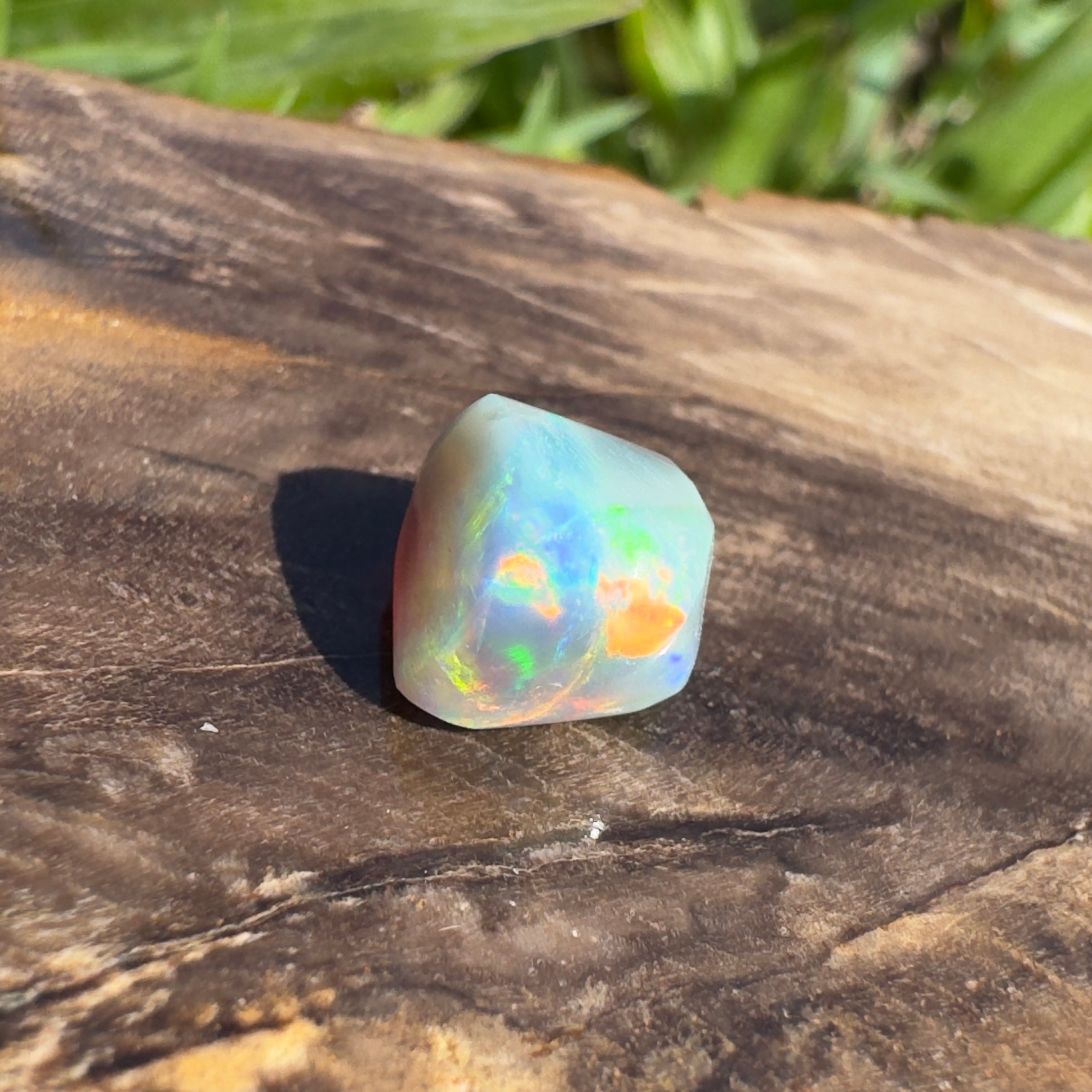 1.7ct Hand - cut Solid Lightning Ridge Opal