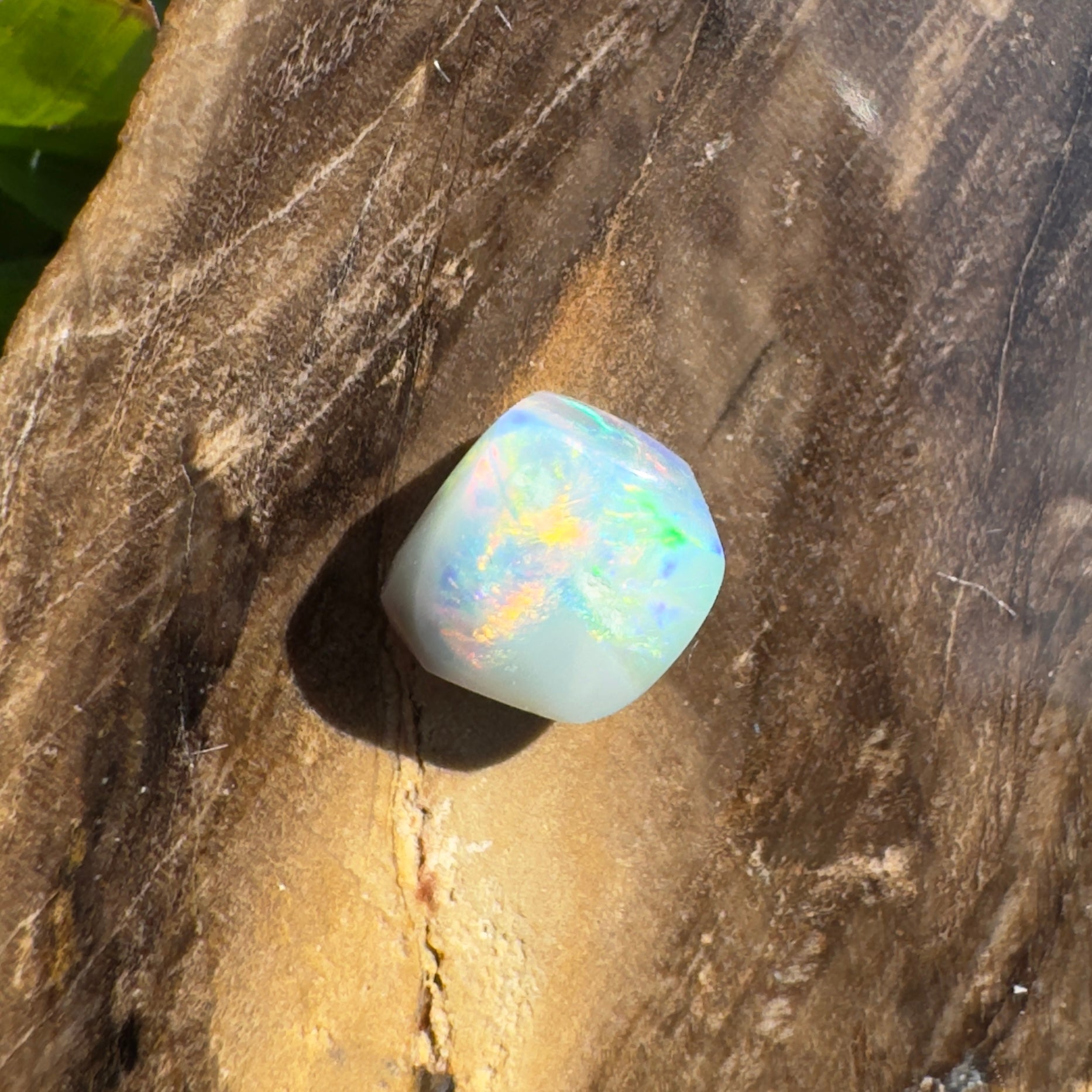 1.7ct Hand - cut Solid Lightning Ridge Opal