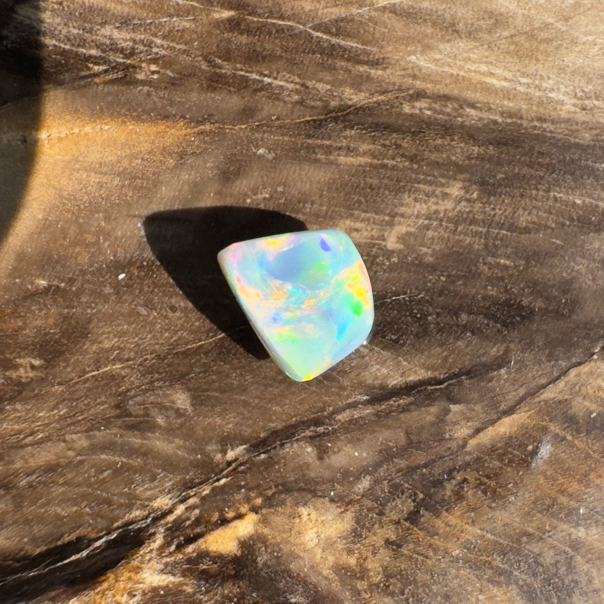 1.7ct Hand - cut Solid Lightning Ridge Opal