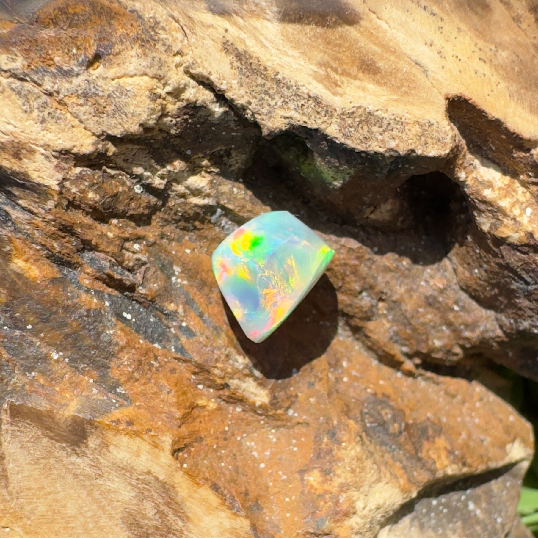 1.7ct Hand - cut Solid Lightning Ridge Opal