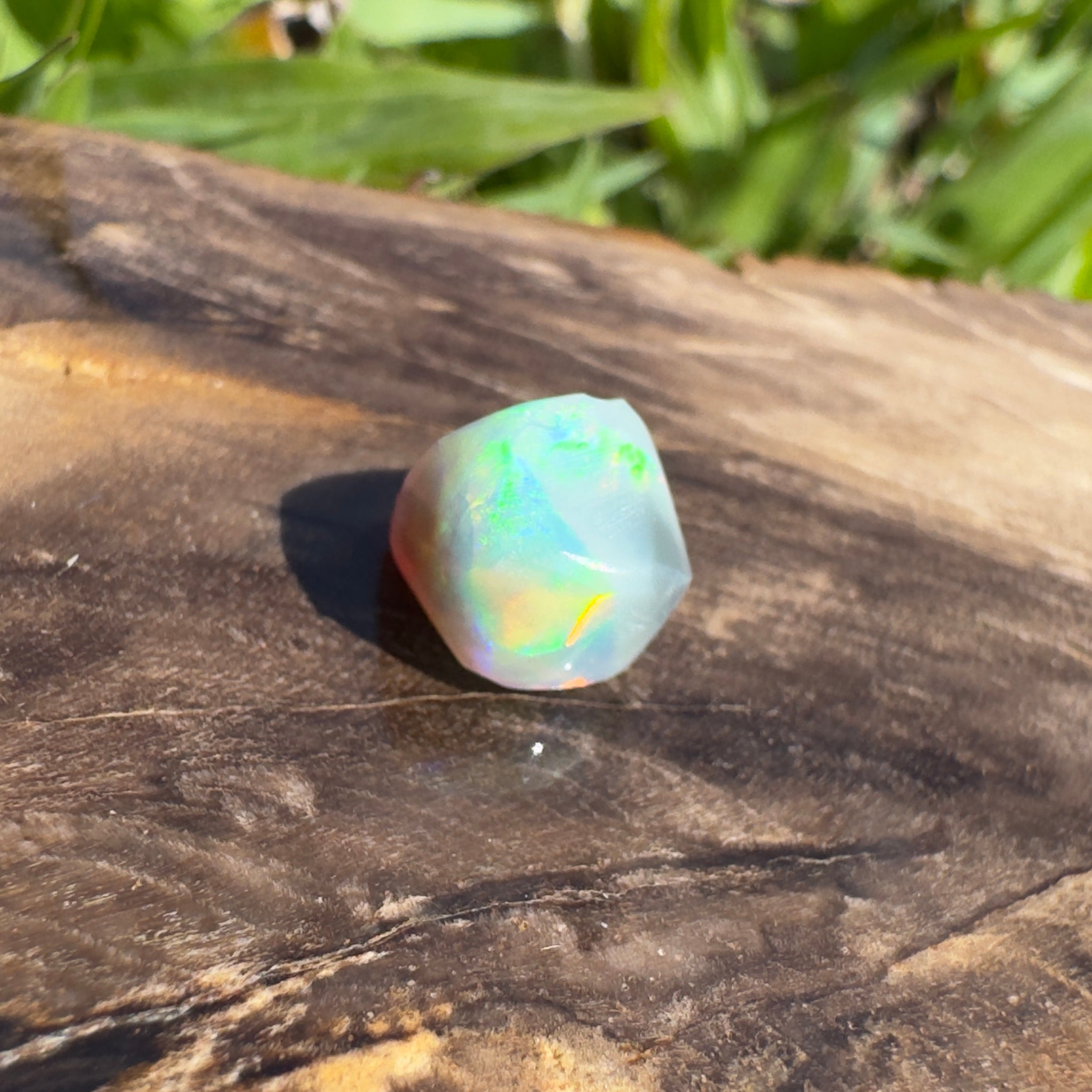 1.7ct Hand - cut Solid Lightning Ridge Opal