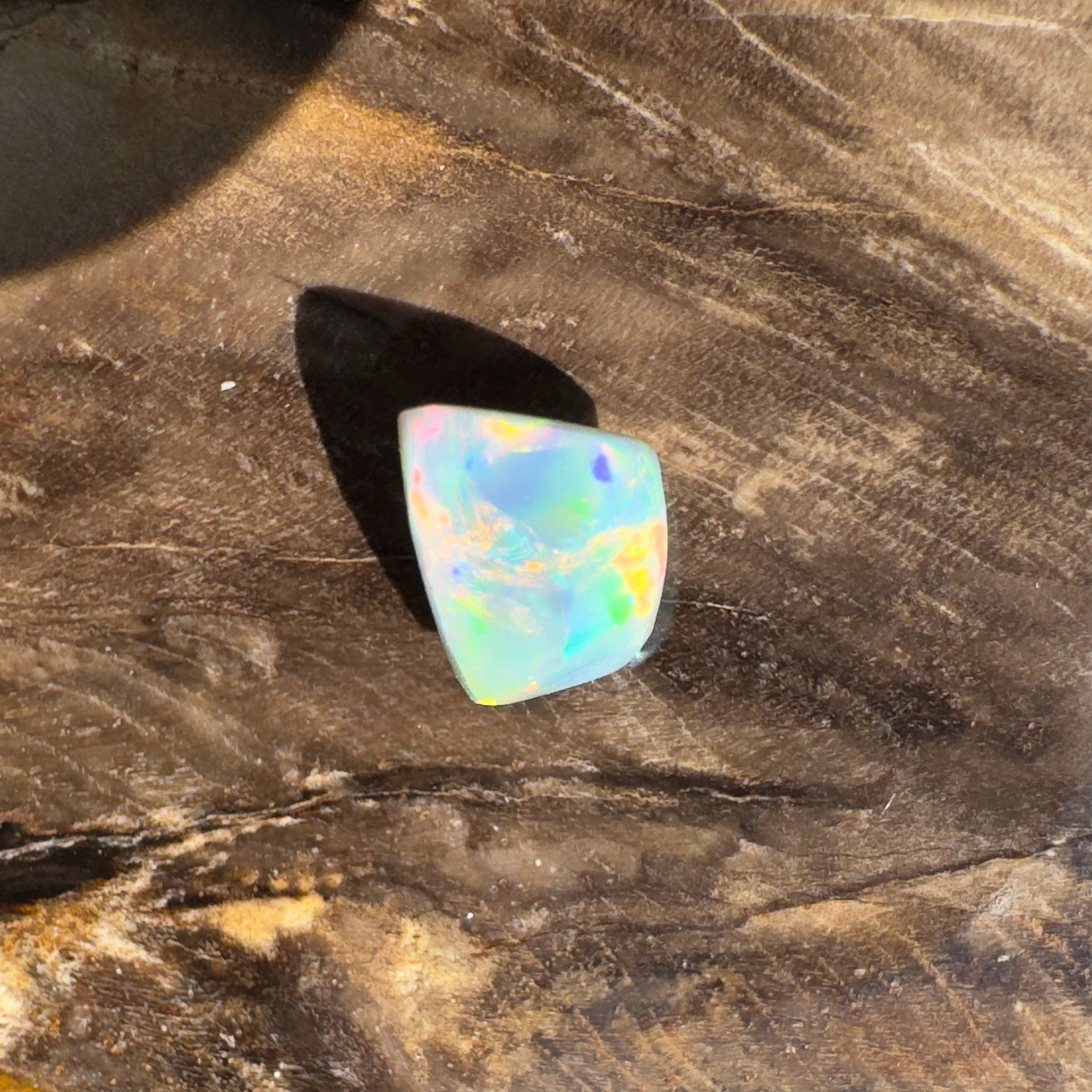1.7ct Hand - cut Solid Lightning Ridge Opal