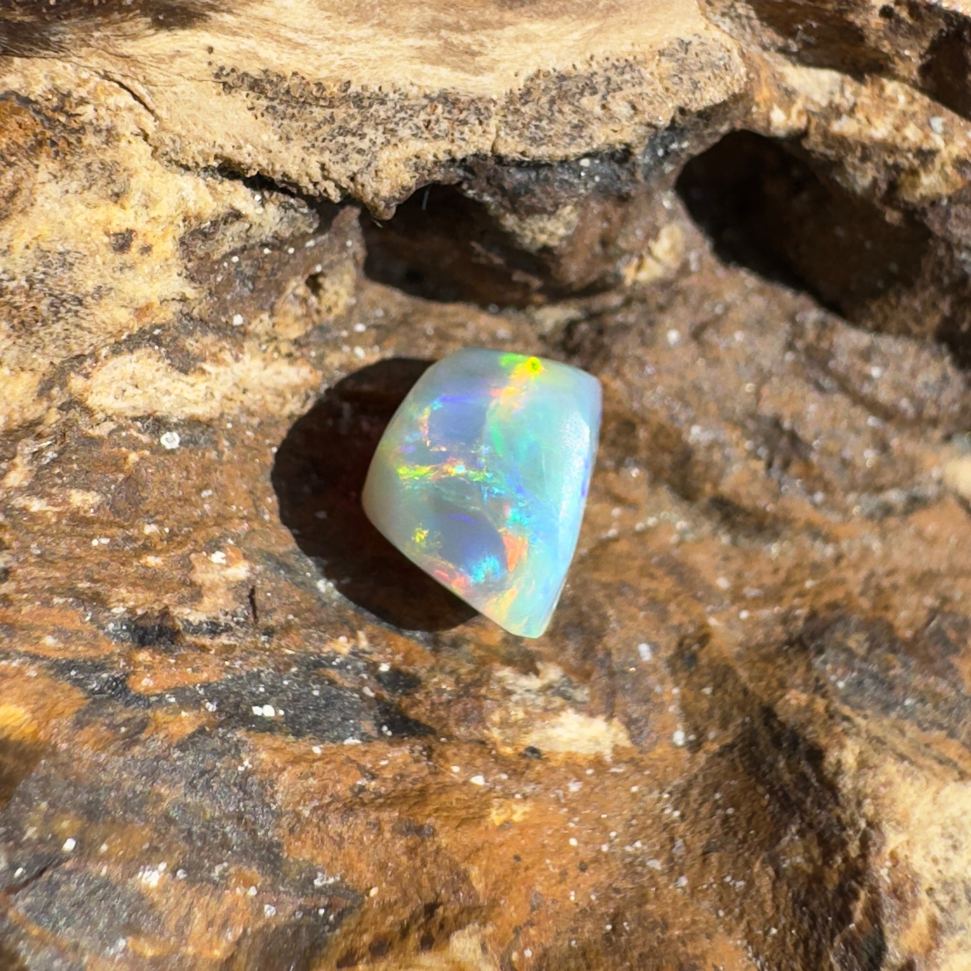 1.7ct Hand - cut Solid Lightning Ridge Opal