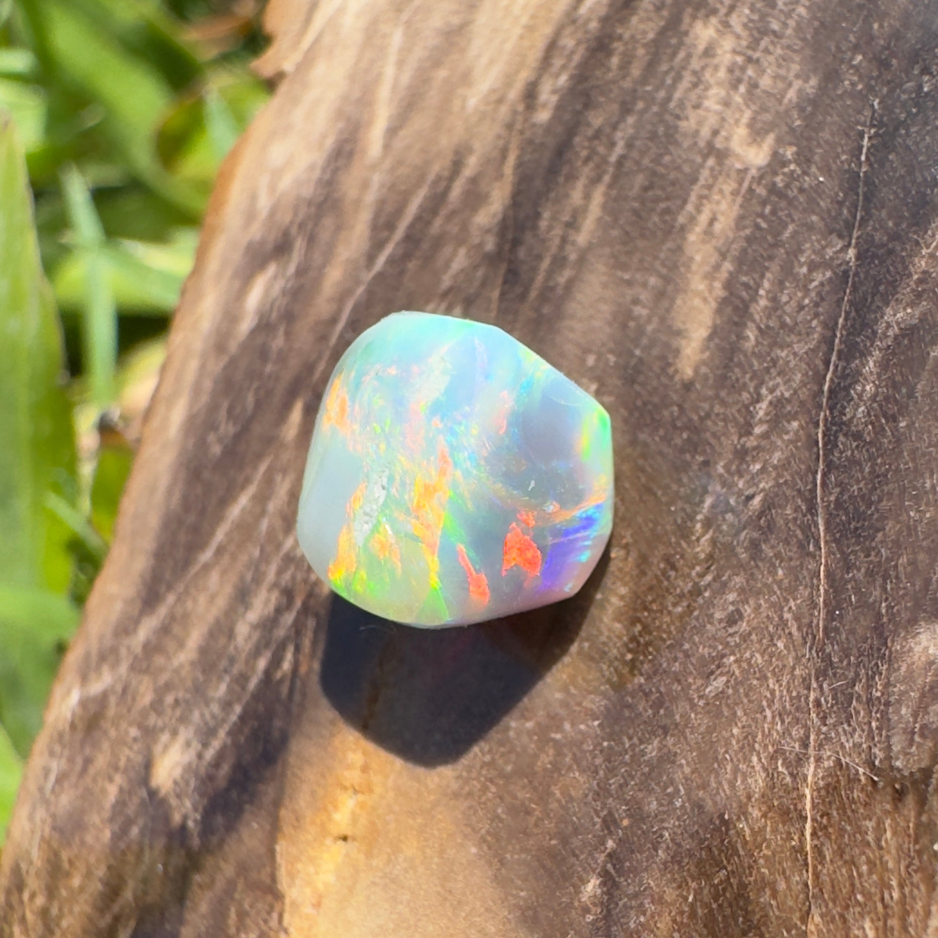1.7ct Hand - cut Solid Lightning Ridge Opal