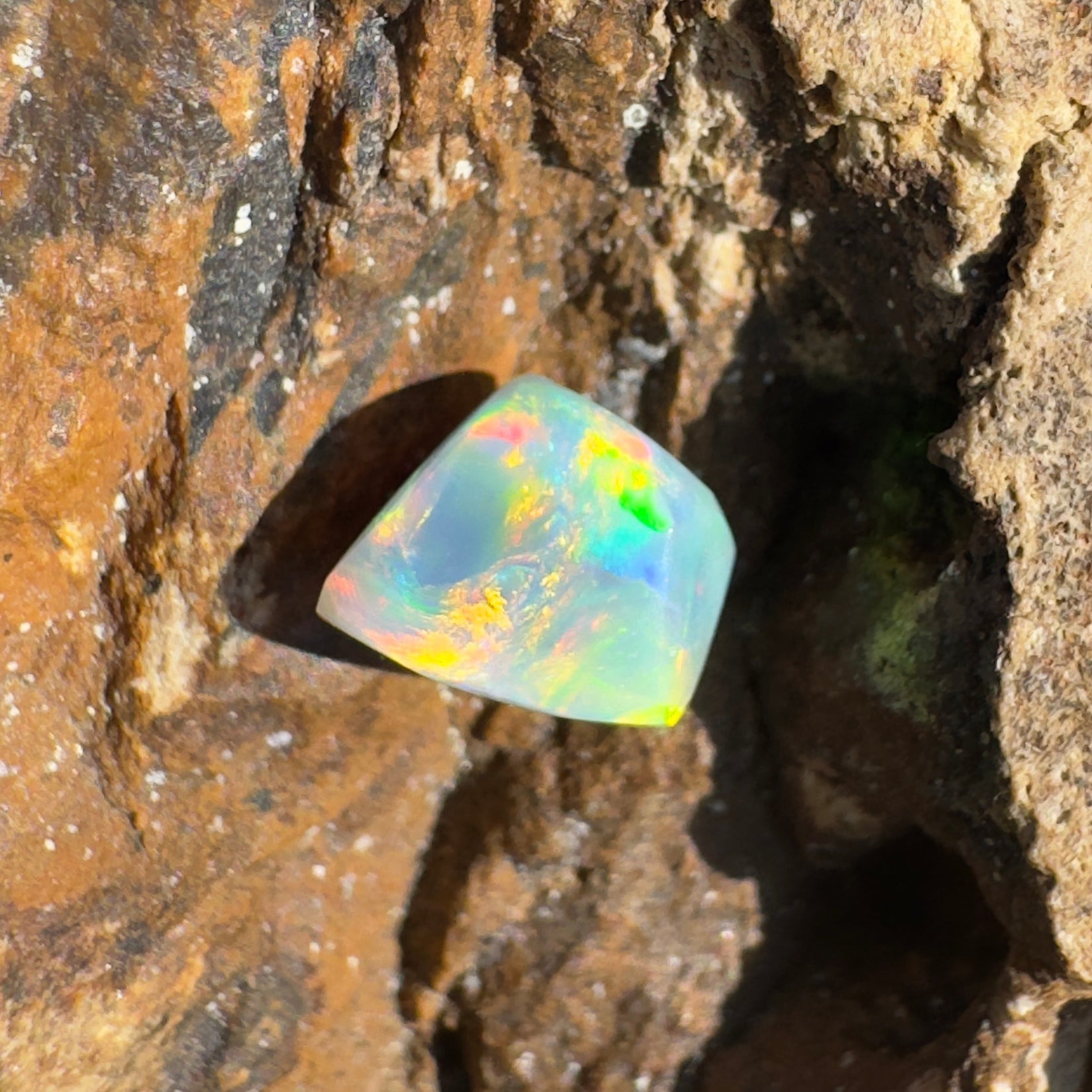 1.7ct Hand - cut Solid Lightning Ridge Opal